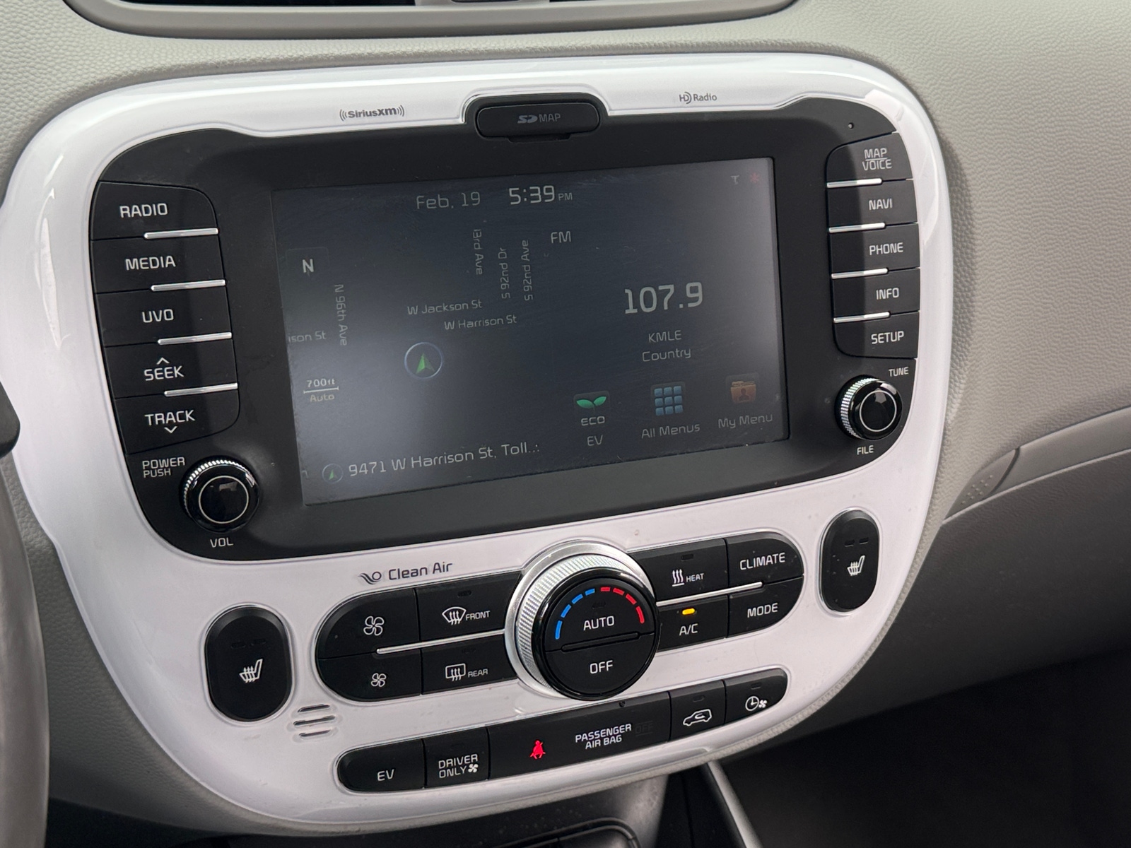 Thumbnail: 2017 Kia Soul EV - 4