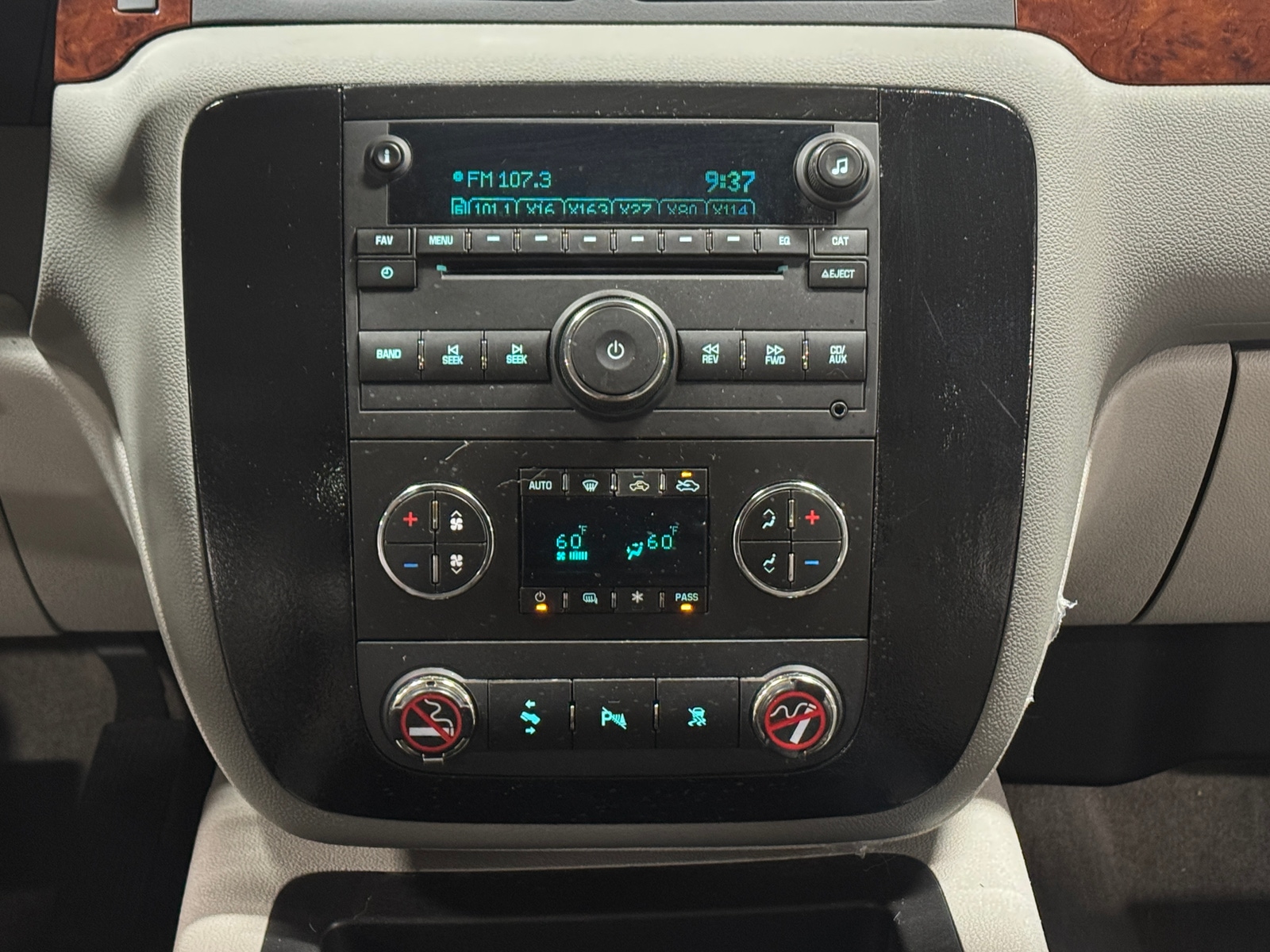 Thumbnail: 2011 Chevrolet Avalanche 1500 - 4