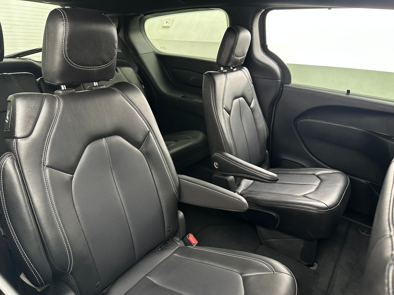 Thumbnail: 2025 Chrysler Pacifica - 5