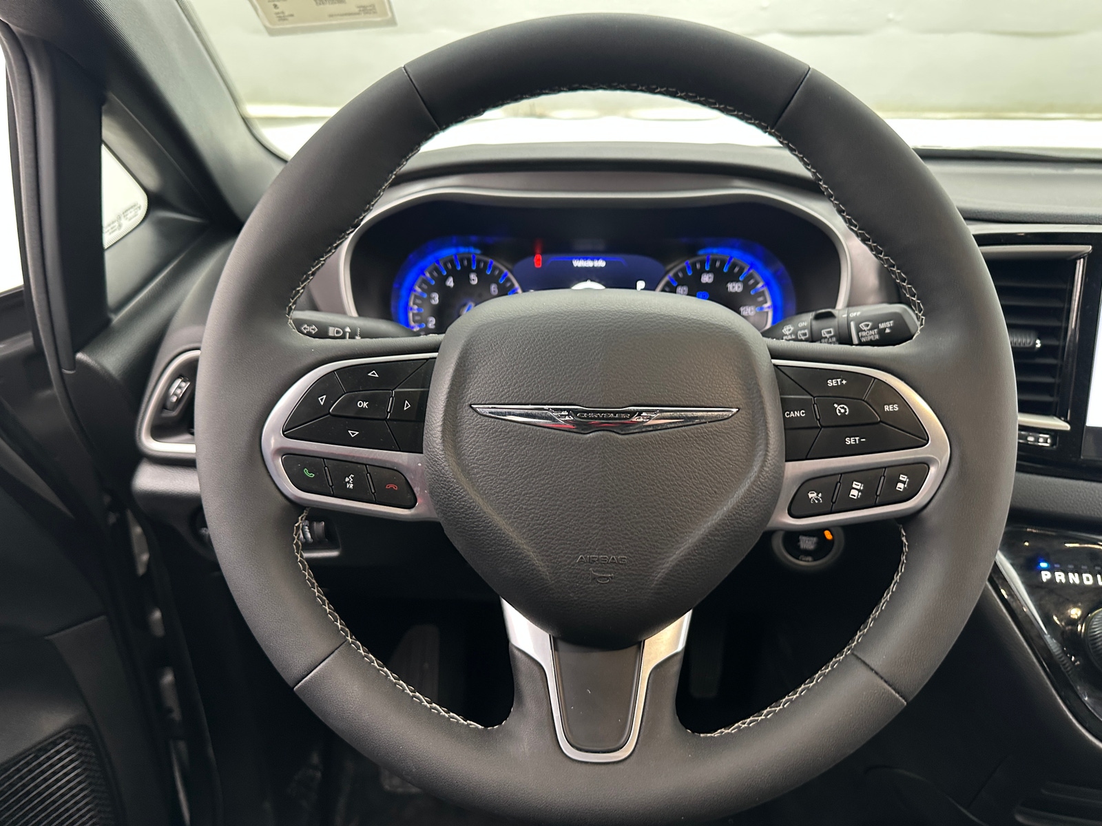 Thumbnail: 2025 Chrysler Pacifica - 4