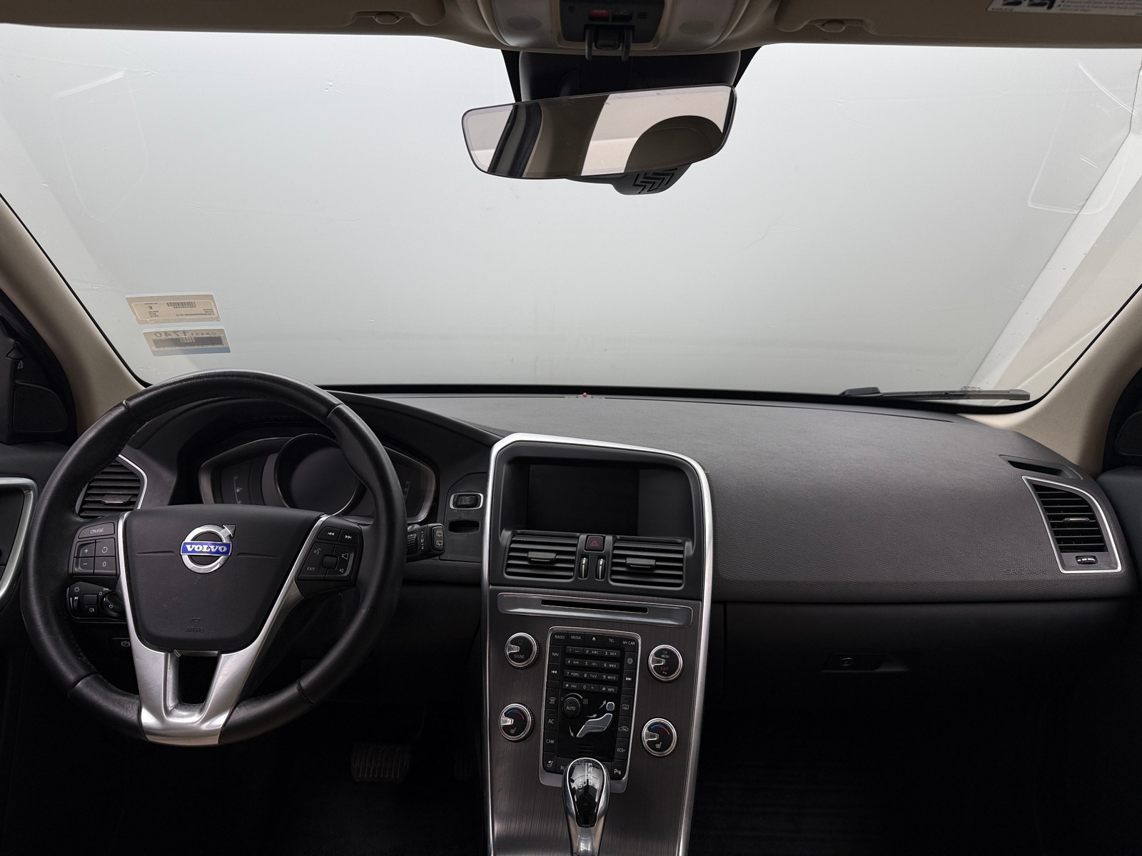 Thumbnail: 2016 Volvo XC60 - 2