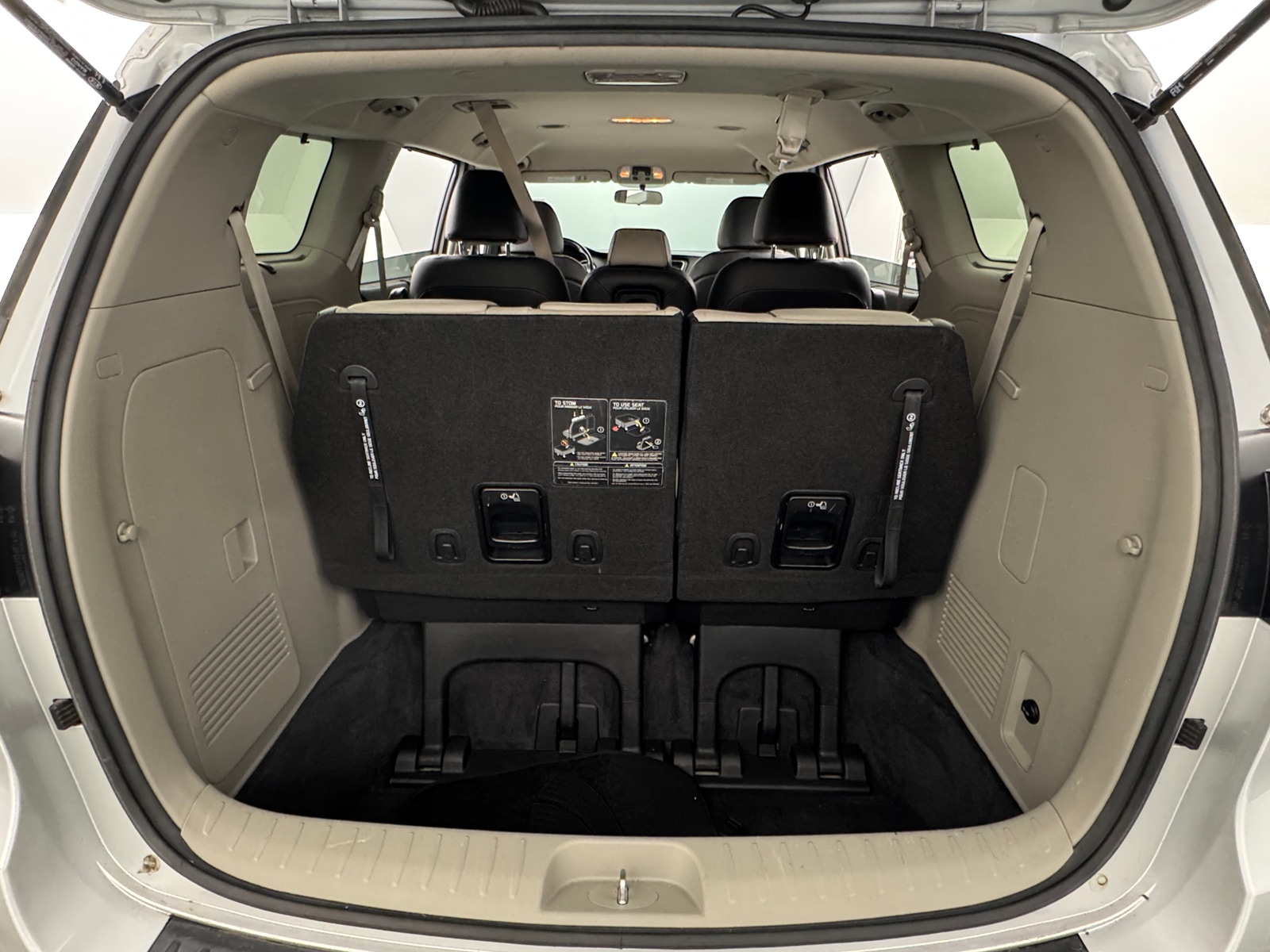 Thumbnail: 2019 Kia Sedona - 6