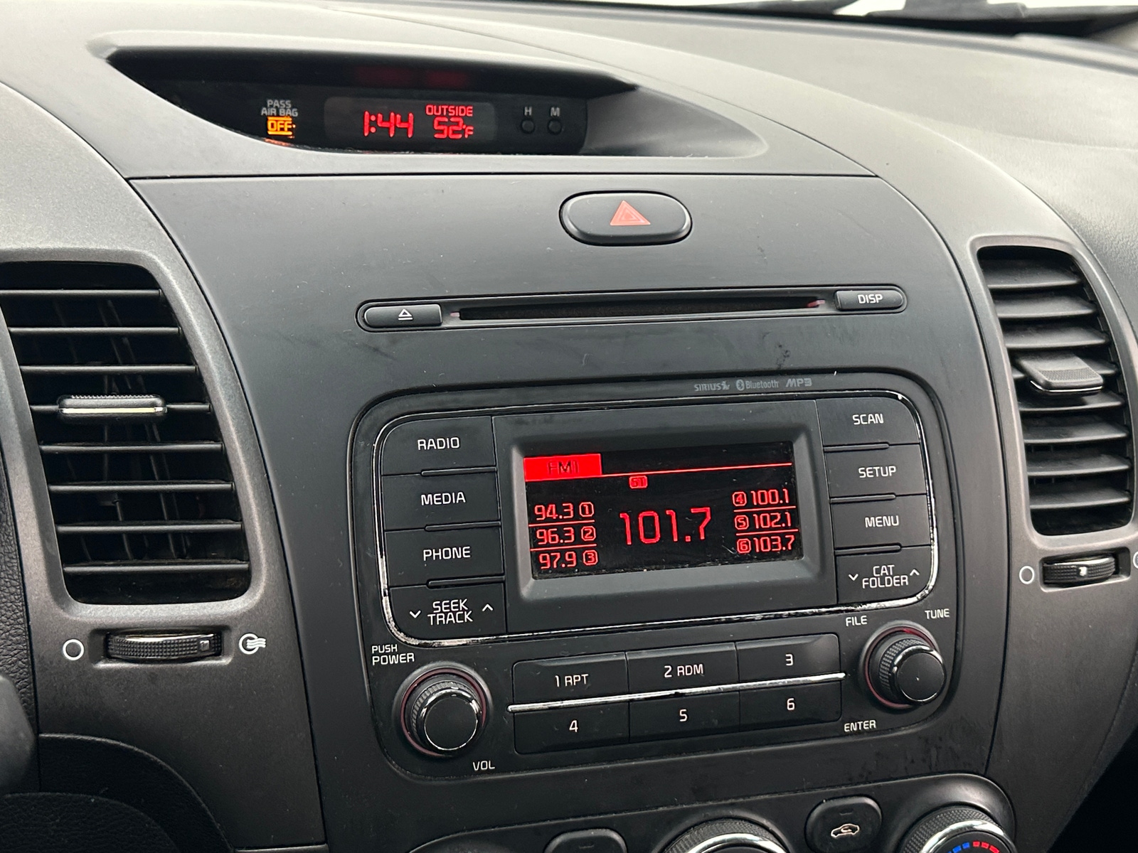 Thumbnail: 2016 Kia Forte - 4