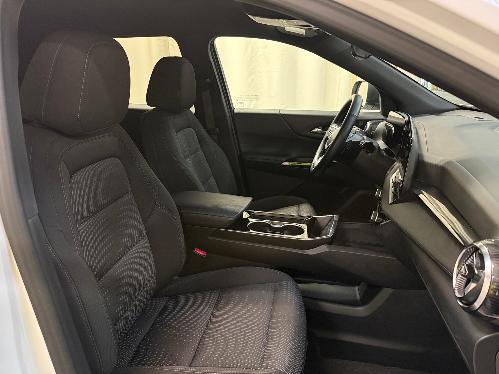 Thumbnail: 2025 Chevrolet Equinox - 2