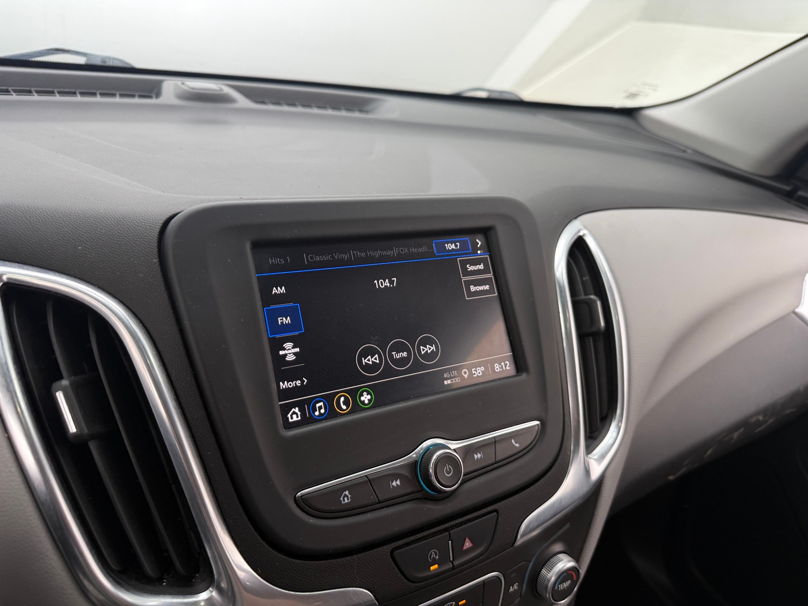 Thumbnail: 2022 Chevrolet Equinox - 4