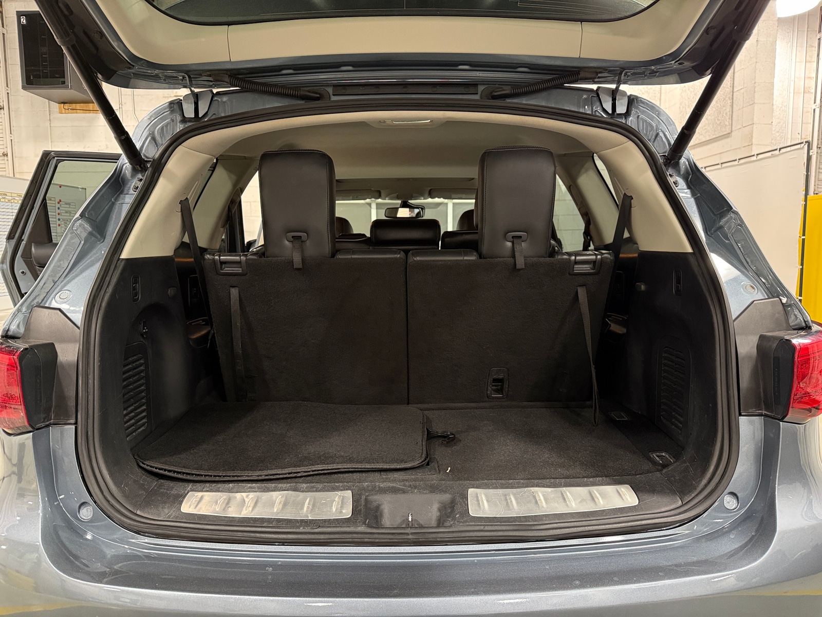 Thumbnail: 2019 INFINITI QX60 - 6