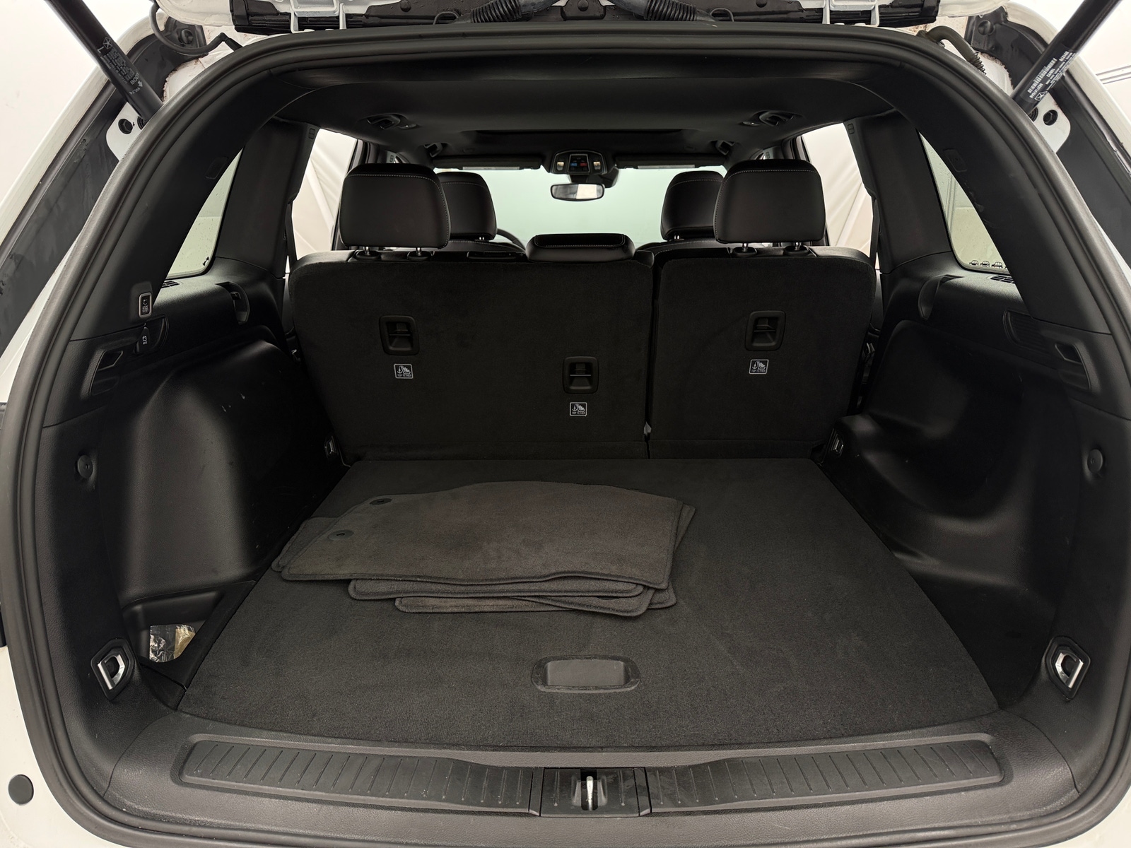 Thumbnail: 2023 Jeep Grand Cherokee - 6