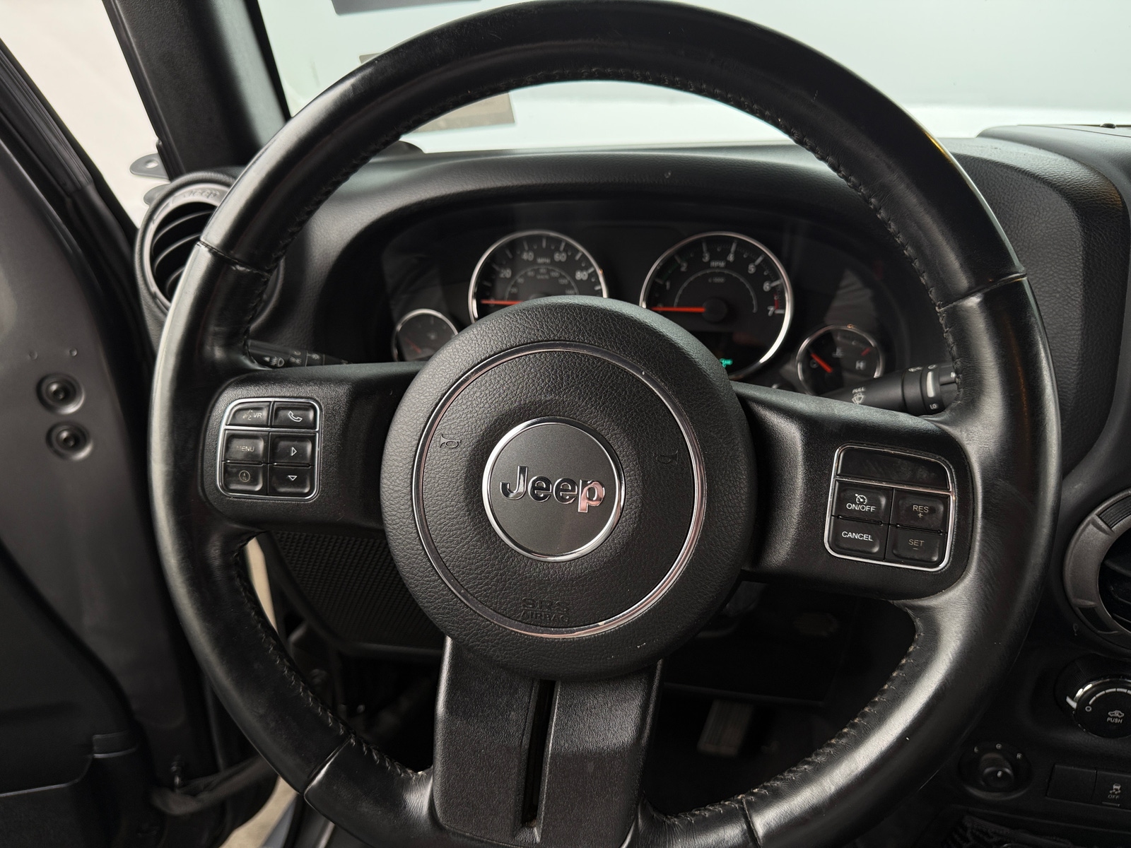 Thumbnail: 2017 Jeep Wrangler - 5