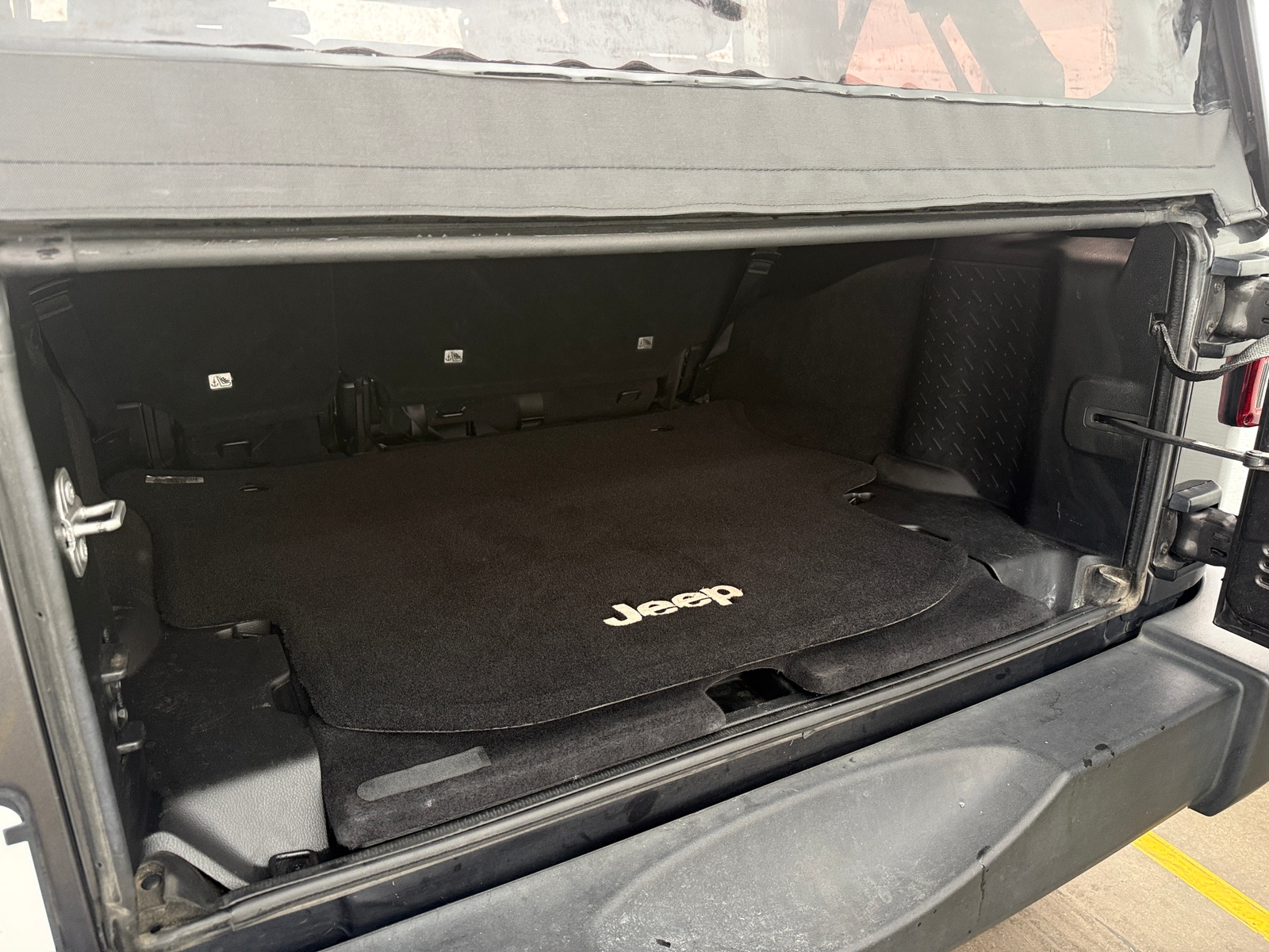 Thumbnail: 2017 Jeep Wrangler - 7