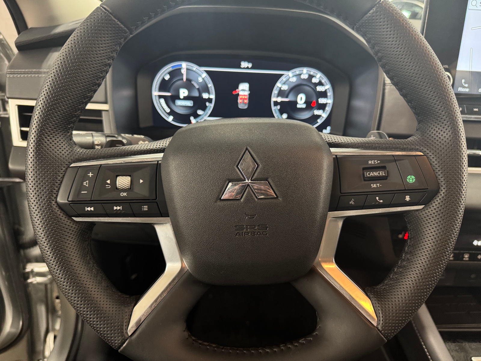 Thumbnail: 2024 Mitsubishi Outlander - 4