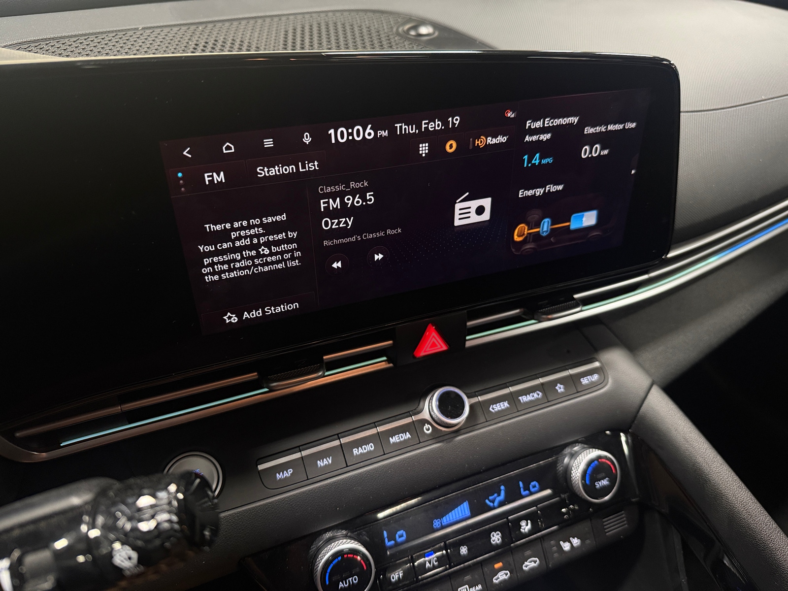 Thumbnail: 2023 Hyundai Elantra - 3