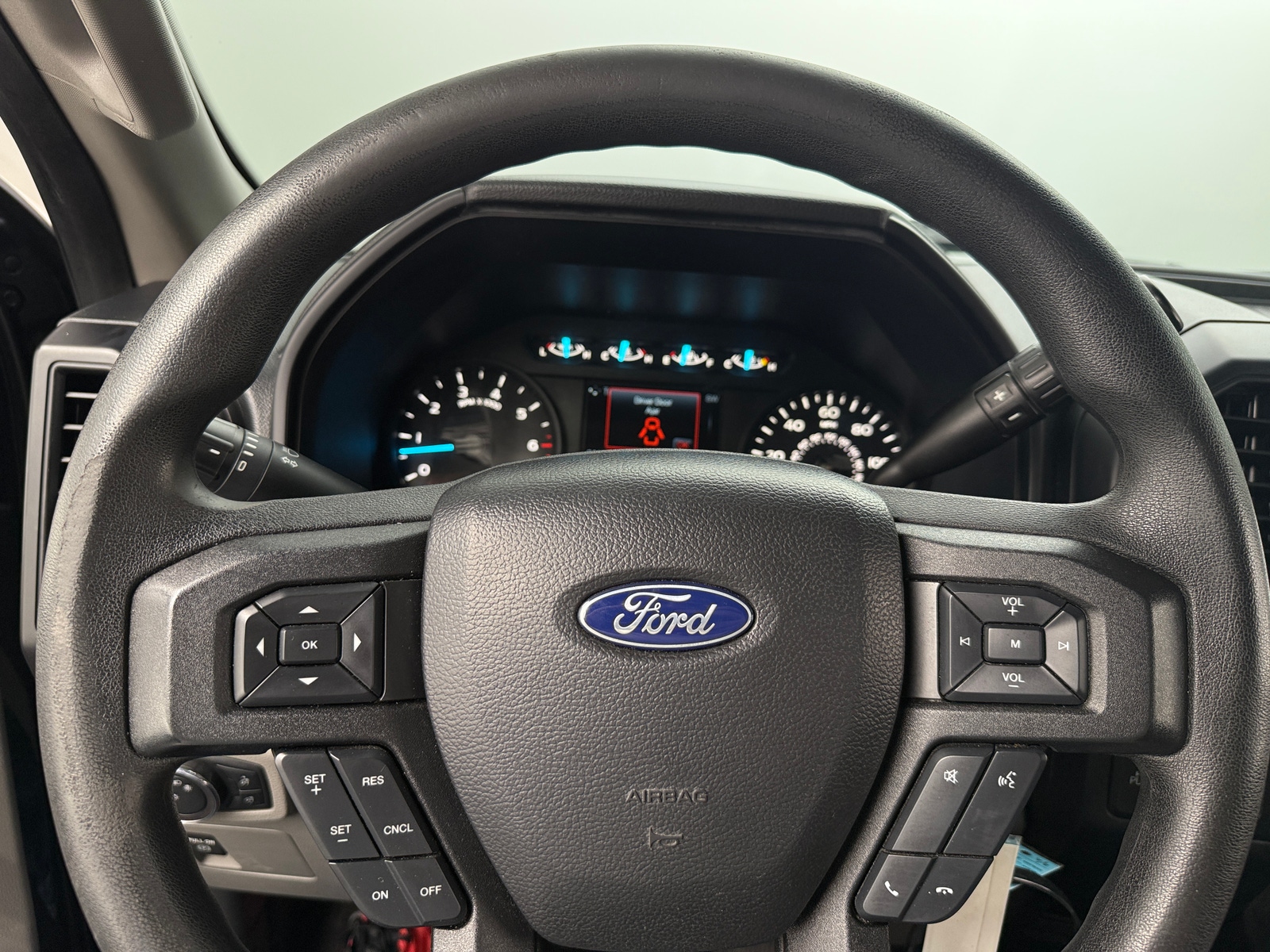 Thumbnail: 2018 Ford Econoline - 5