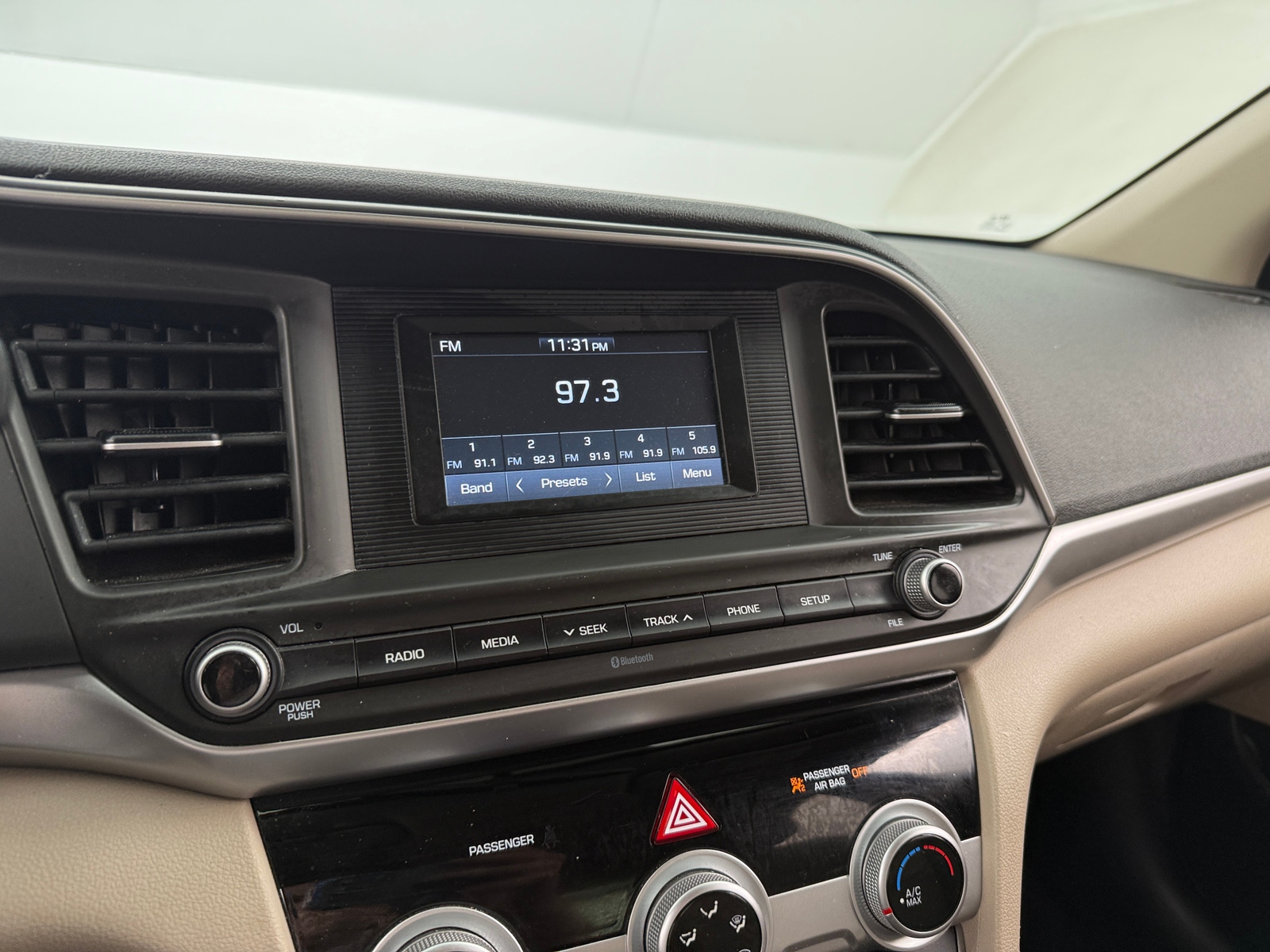 Thumbnail: 2019 Hyundai Elantra - 4