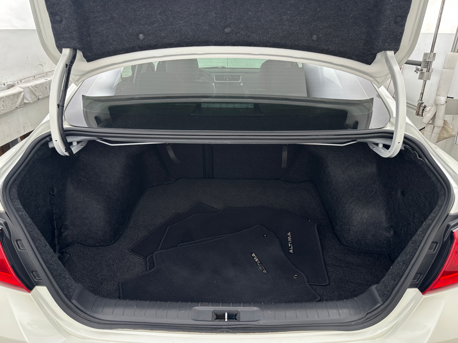 Thumbnail: 2016 Nissan Altima - 6