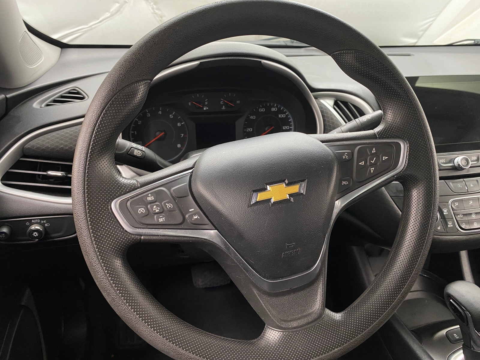 Thumbnail: 2023 Chevrolet Malibu - 5