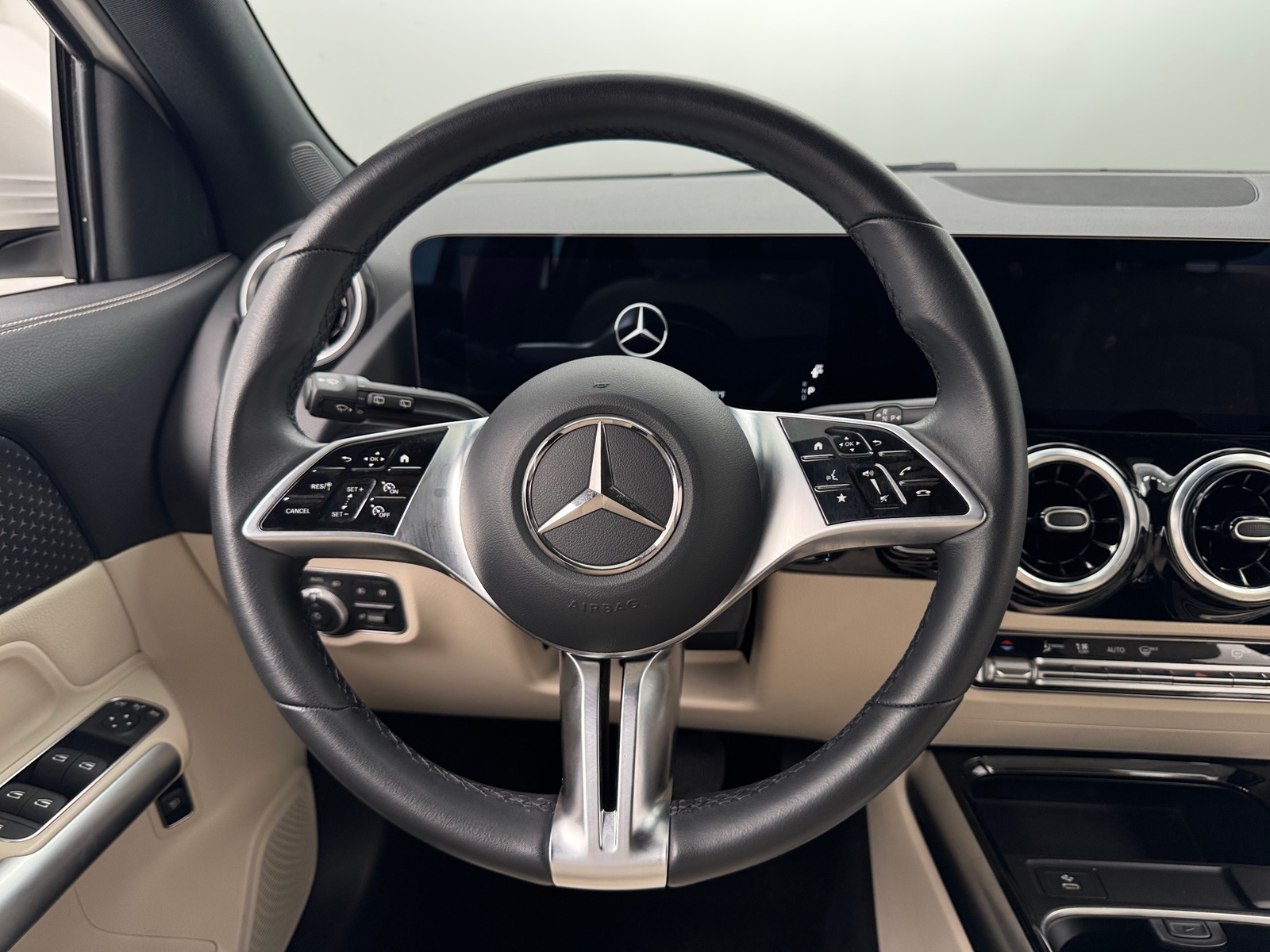 Thumbnail: 2025 Mercedes-Benz GLA - 4