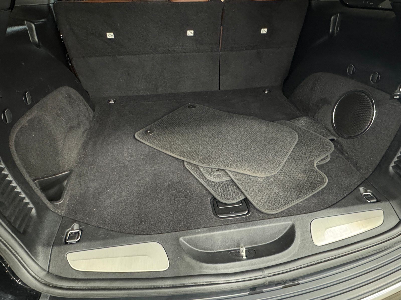 Thumbnail: 2019 Jeep Grand Cherokee - 6