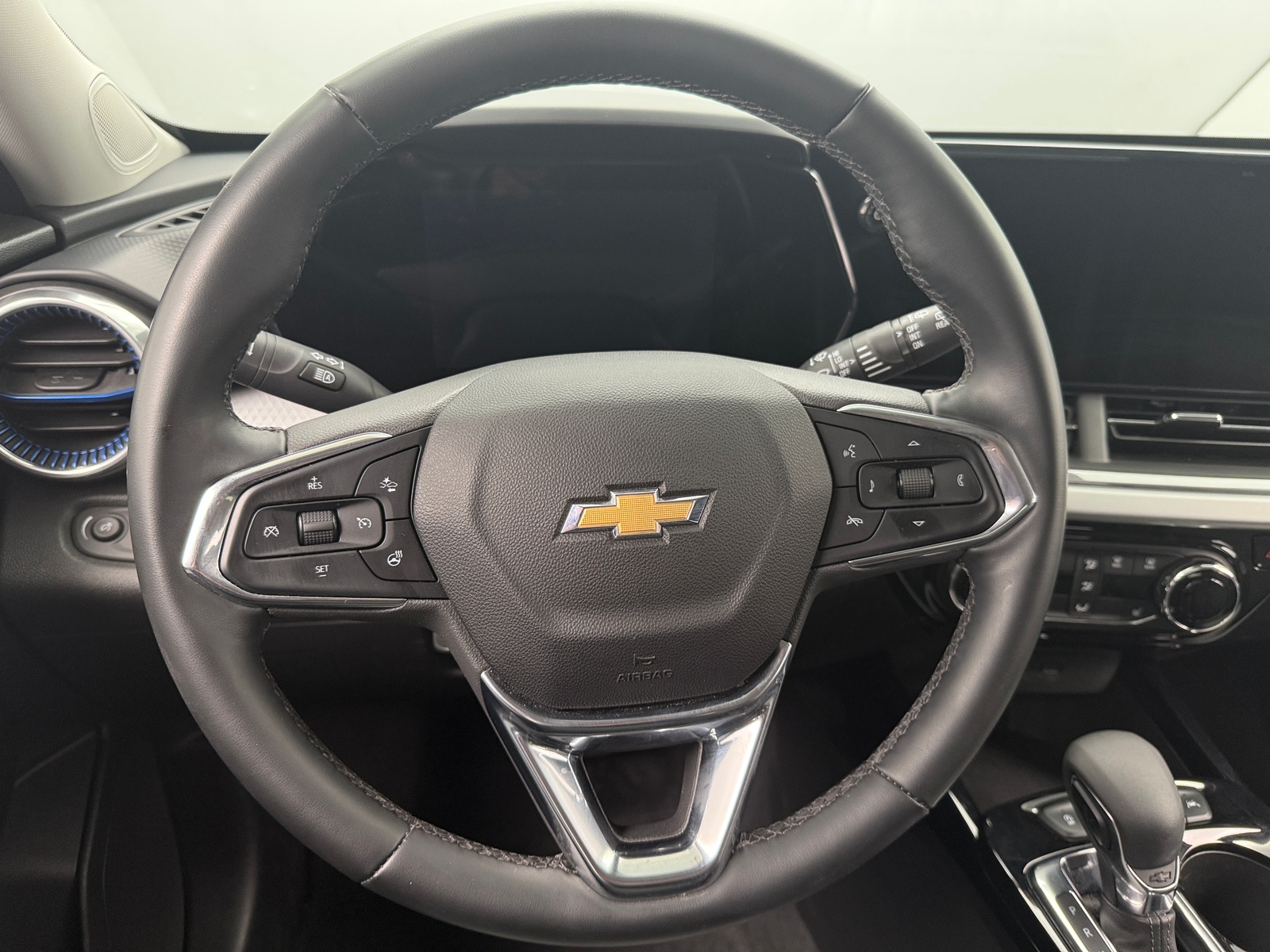 Thumbnail: 2025 Chevrolet Trax - 5