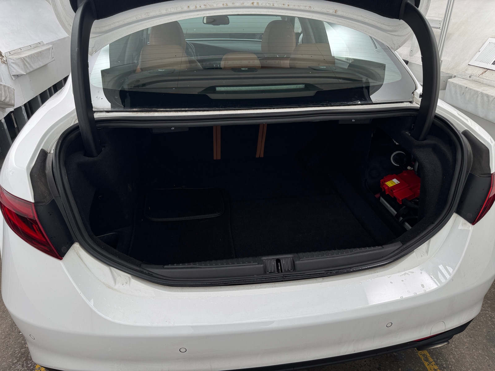 Thumbnail: 2021 Alfa Romeo Giulia - 6