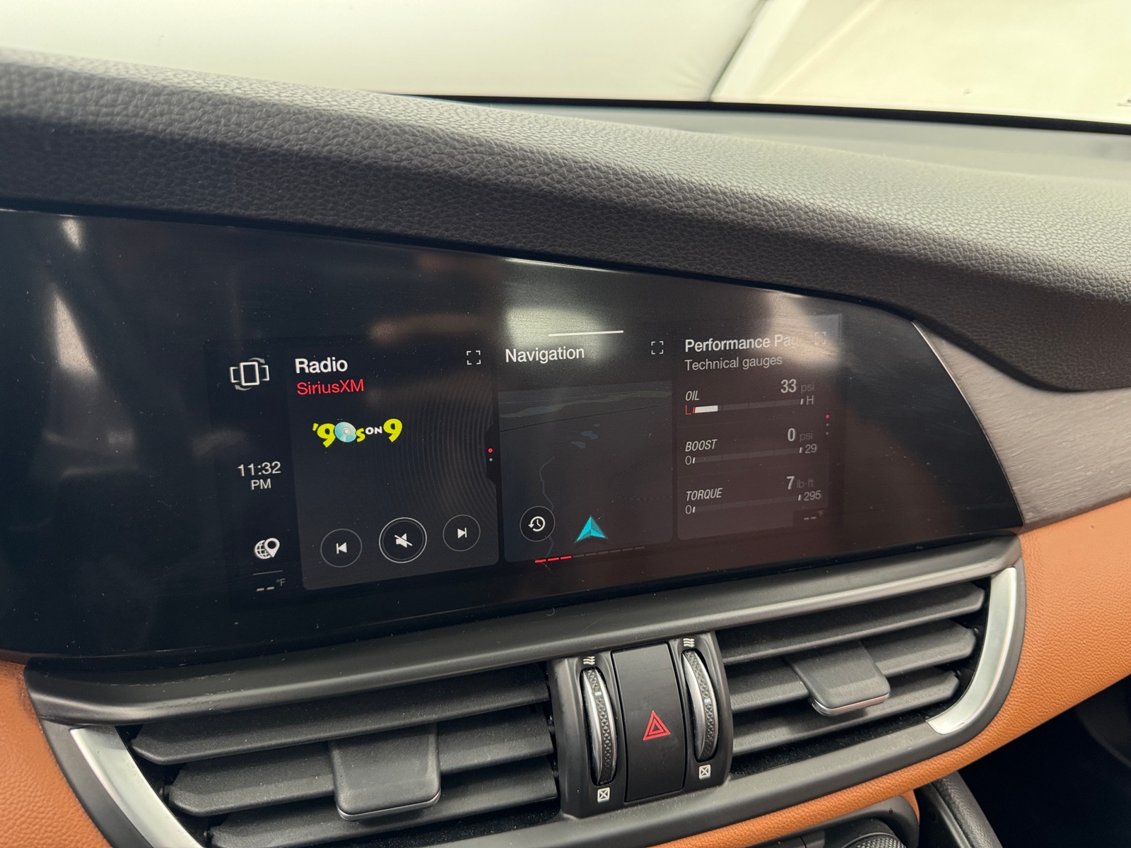 Thumbnail: 2021 Alfa Romeo Giulia - 3