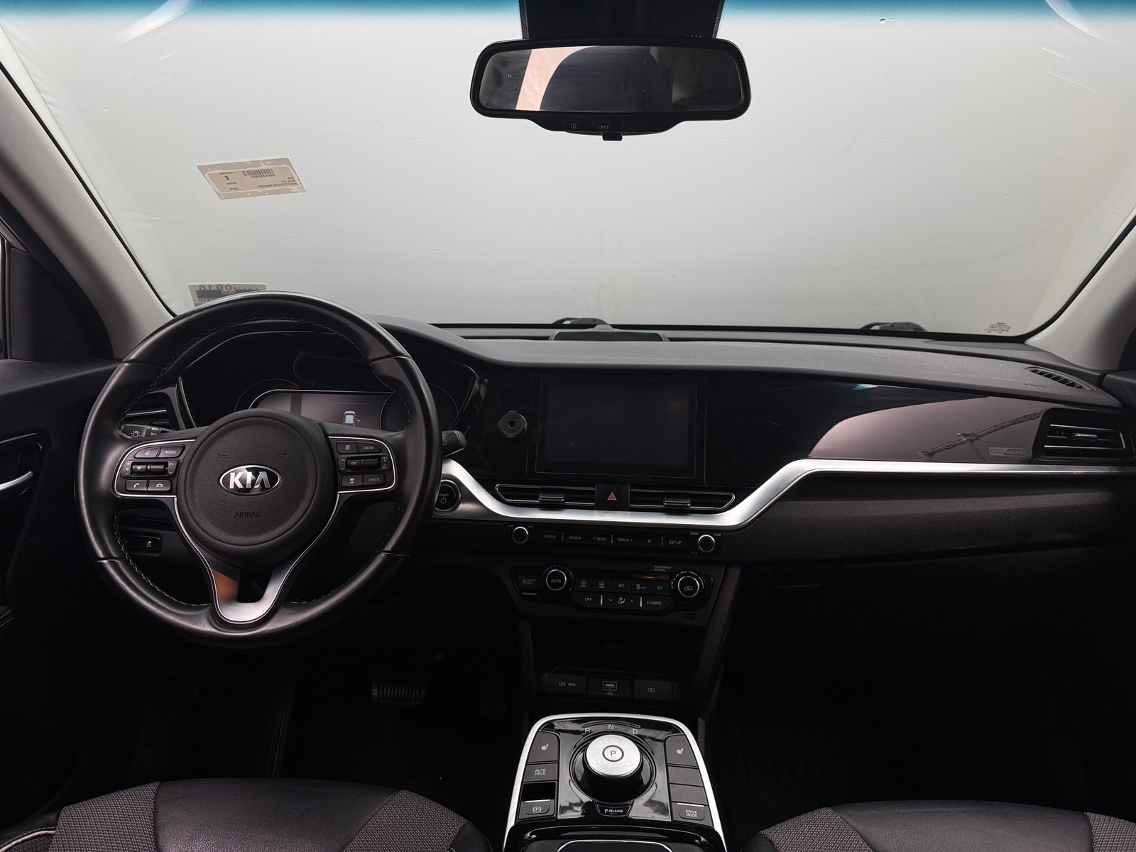 Thumbnail: 2020 Kia Niro - 3