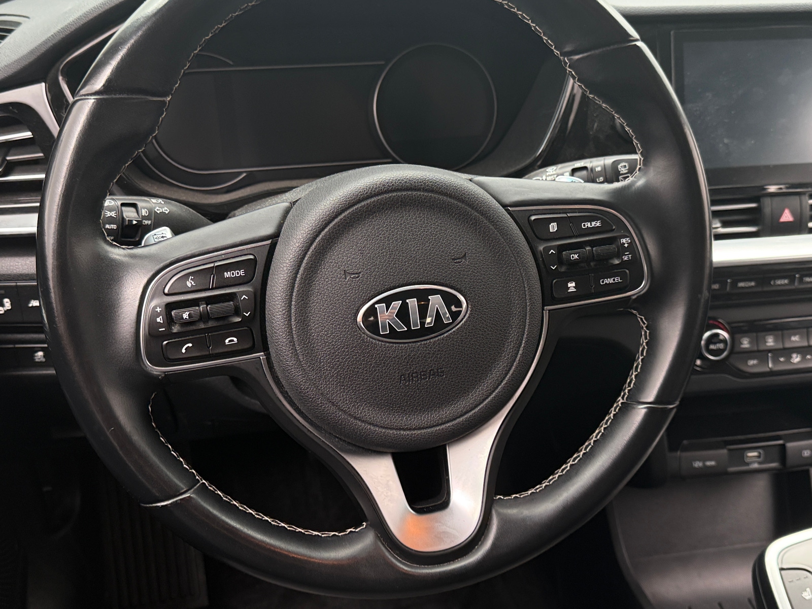 Thumbnail: 2020 Kia Niro - 5