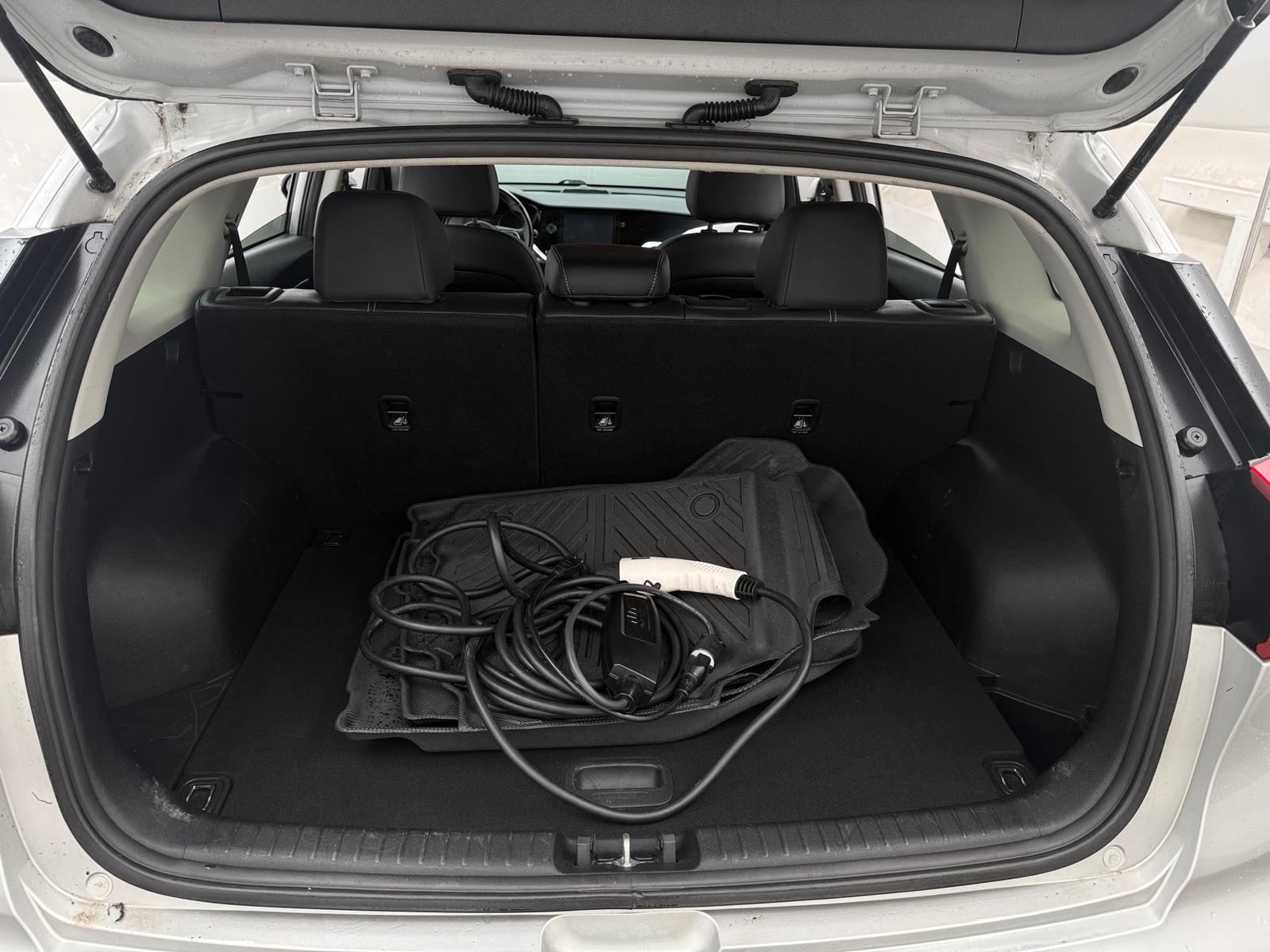 Thumbnail: 2020 Kia Niro - 7