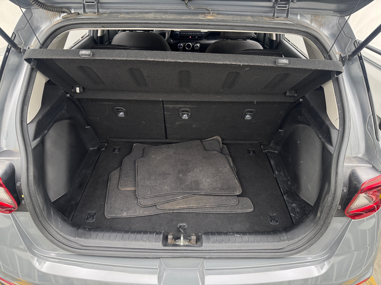 Thumbnail: 2020 Hyundai Venue - 7