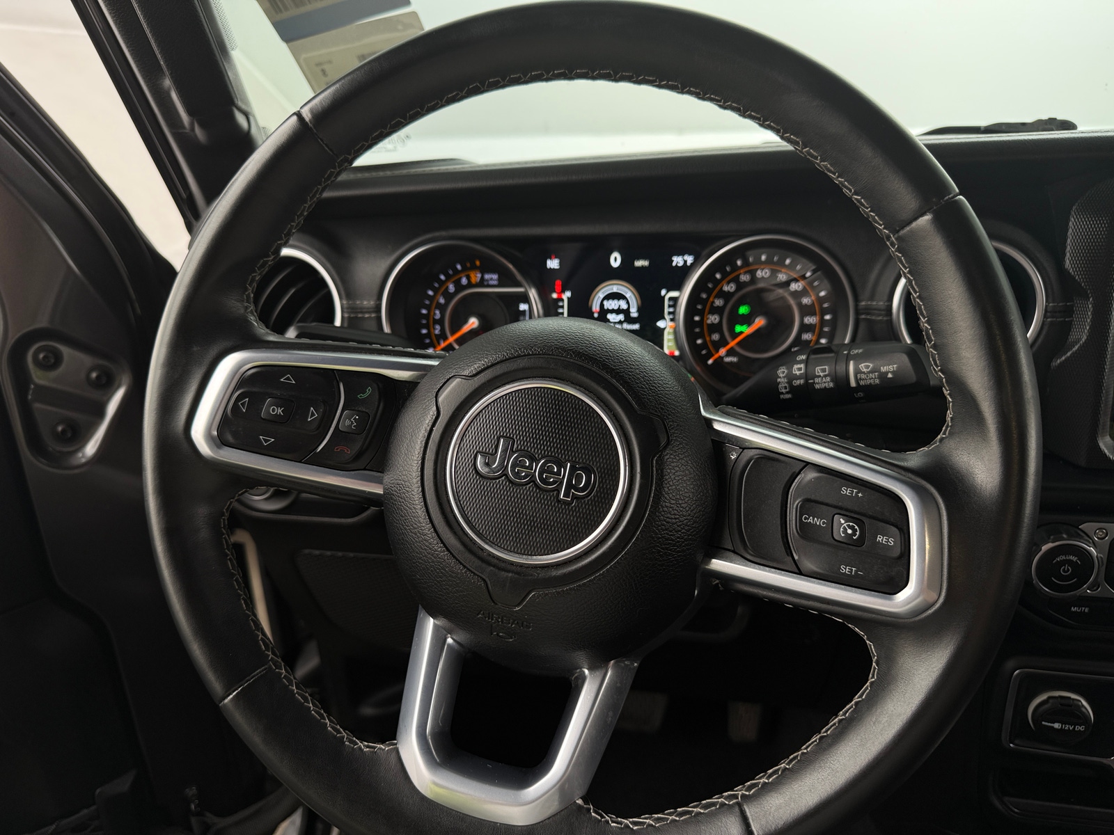 Thumbnail: 2019 Jeep Wrangler - 4