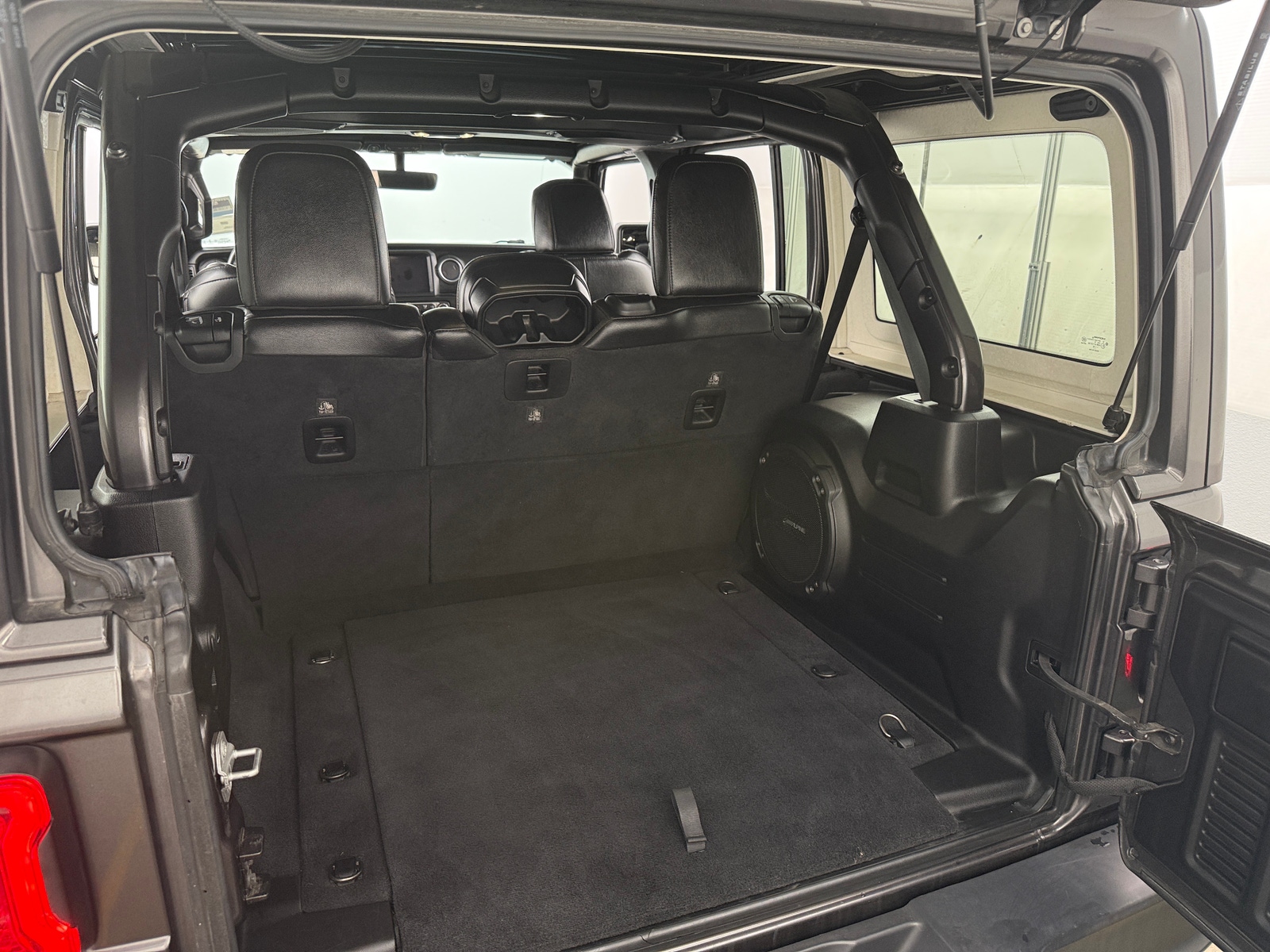 Thumbnail: 2019 Jeep Wrangler - 6