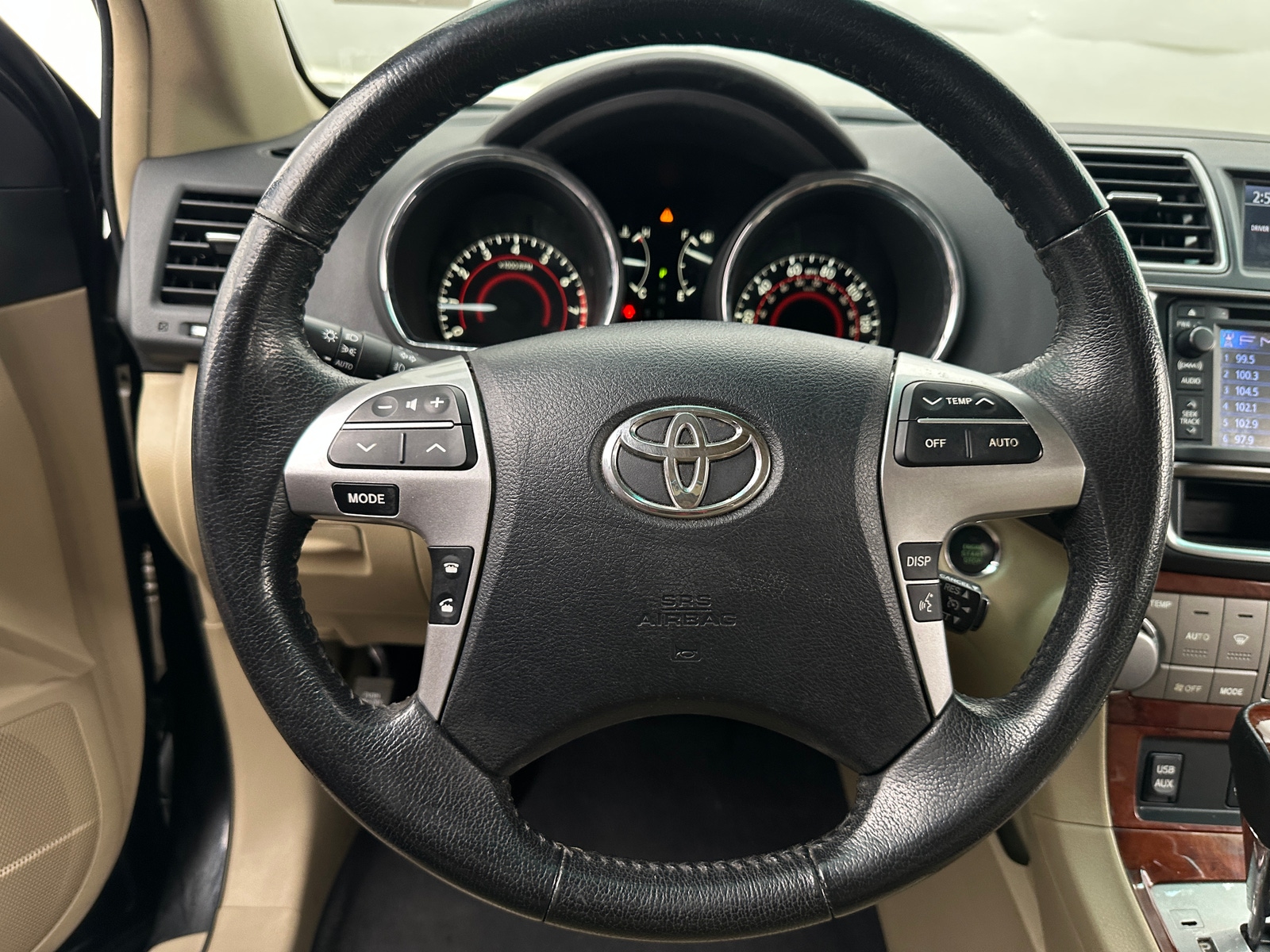 Thumbnail: 2013 Toyota Highlander - 4