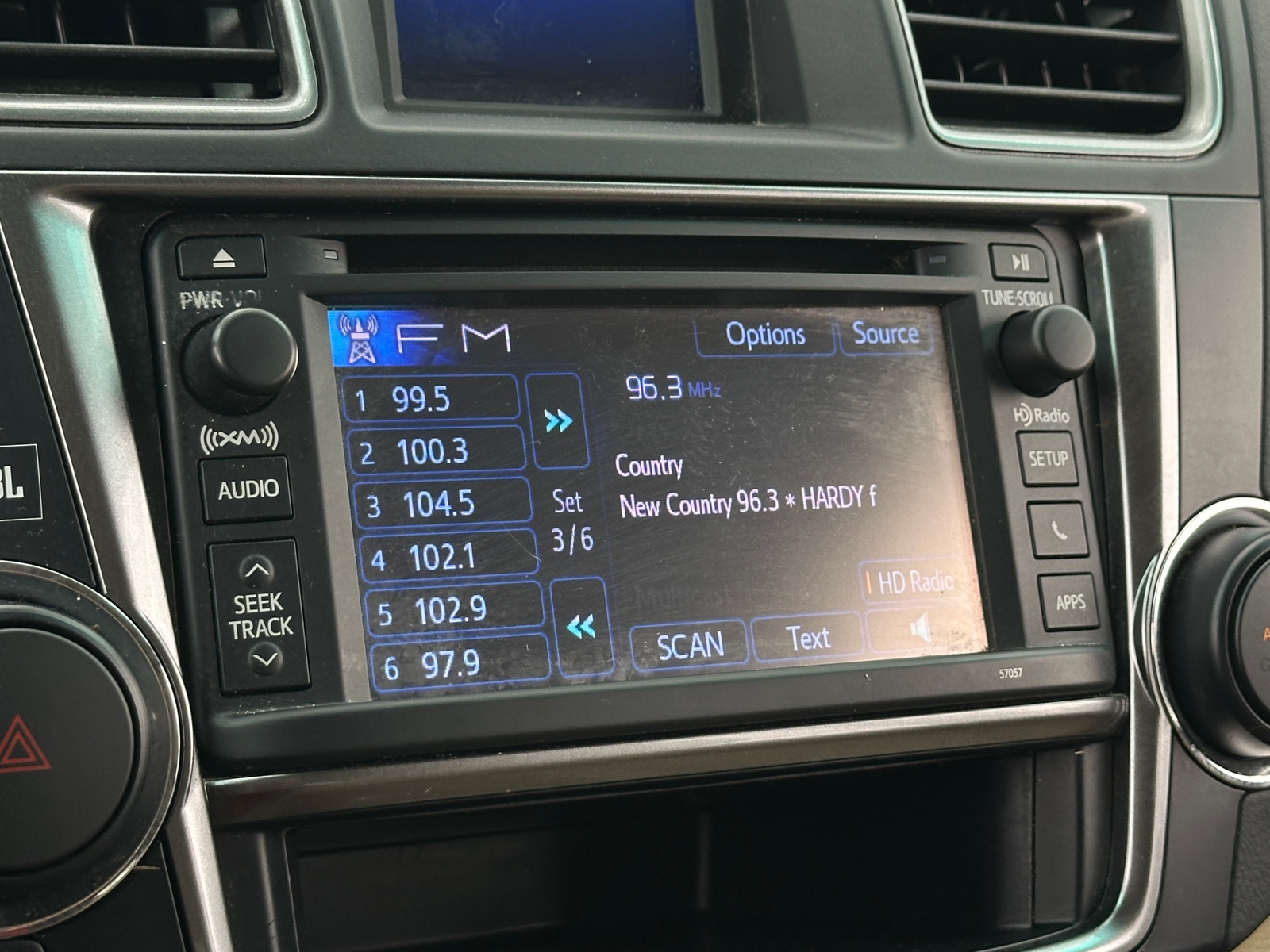 Thumbnail: 2013 Toyota Highlander - 3