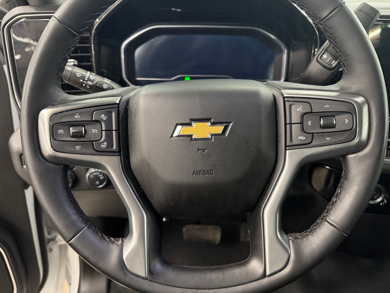 Thumbnail: 2023 Chevrolet Silverado 1500 - 5