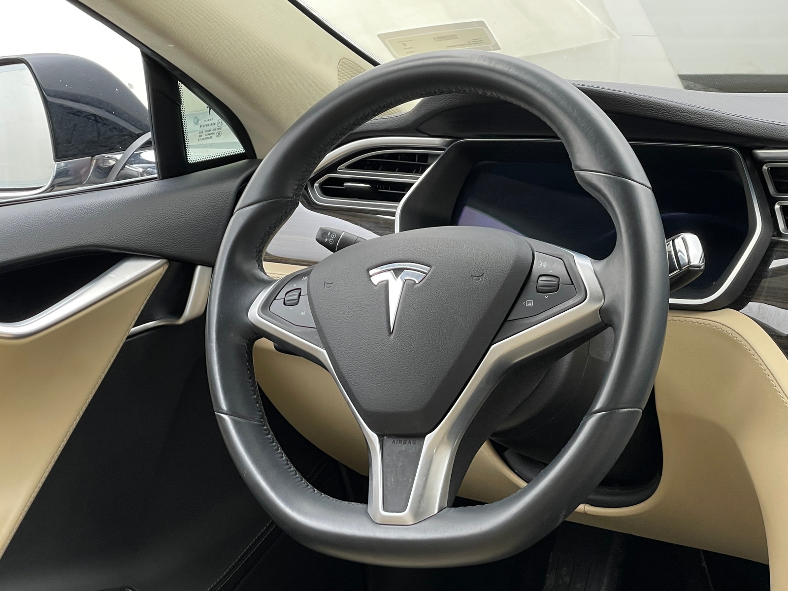 Thumbnail: 2014 Tesla Model S - 4