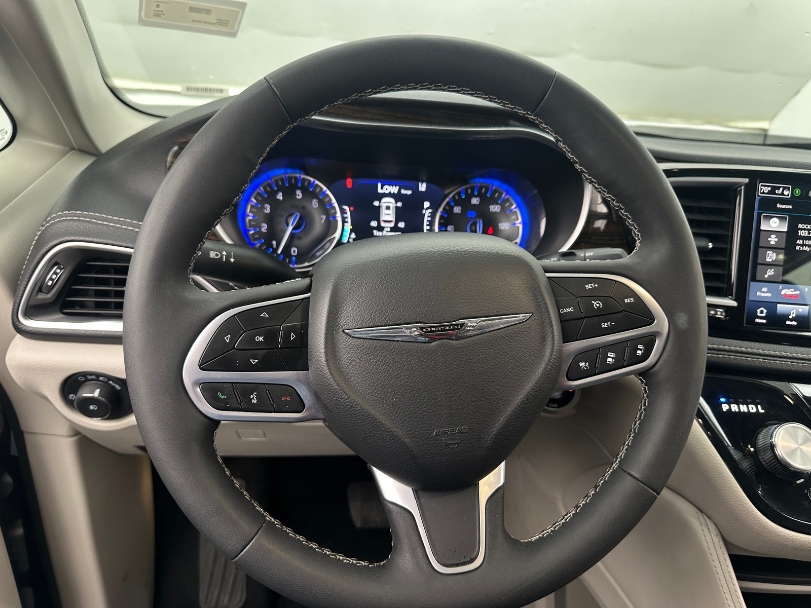 Thumbnail: 2024 Chrysler Pacifica - 4