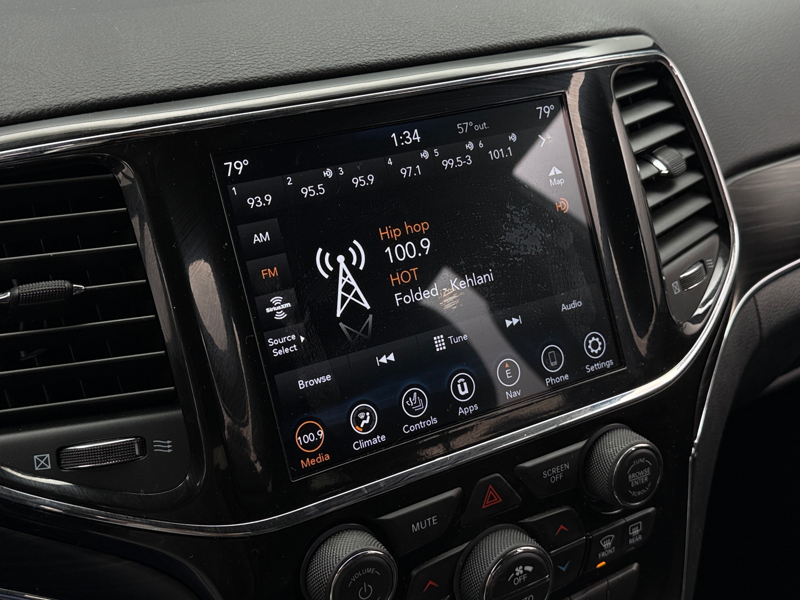 Thumbnail: 2021 Jeep Grand Cherokee - 3