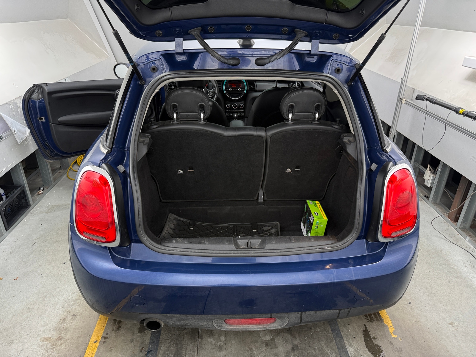 Thumbnail: 2016 MINI Cooper Hardtop - 6