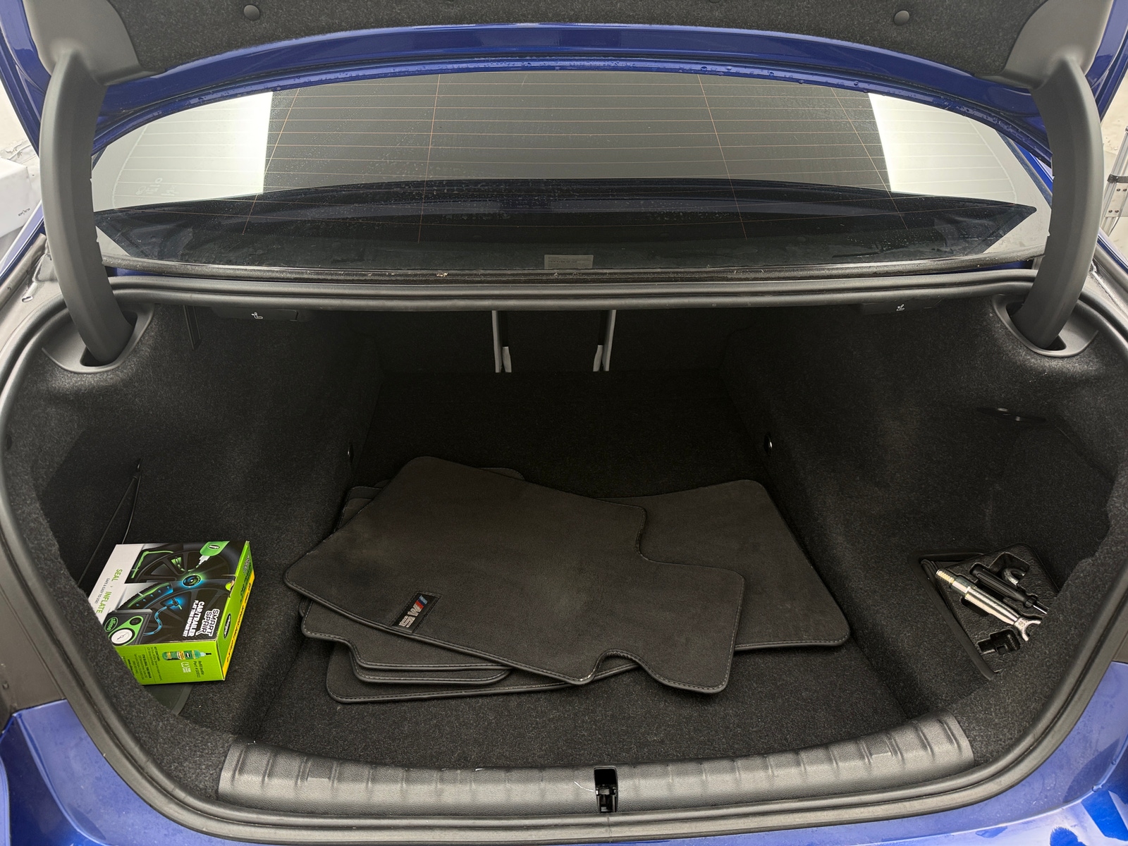 Thumbnail: 2021 BMW M5 - 6