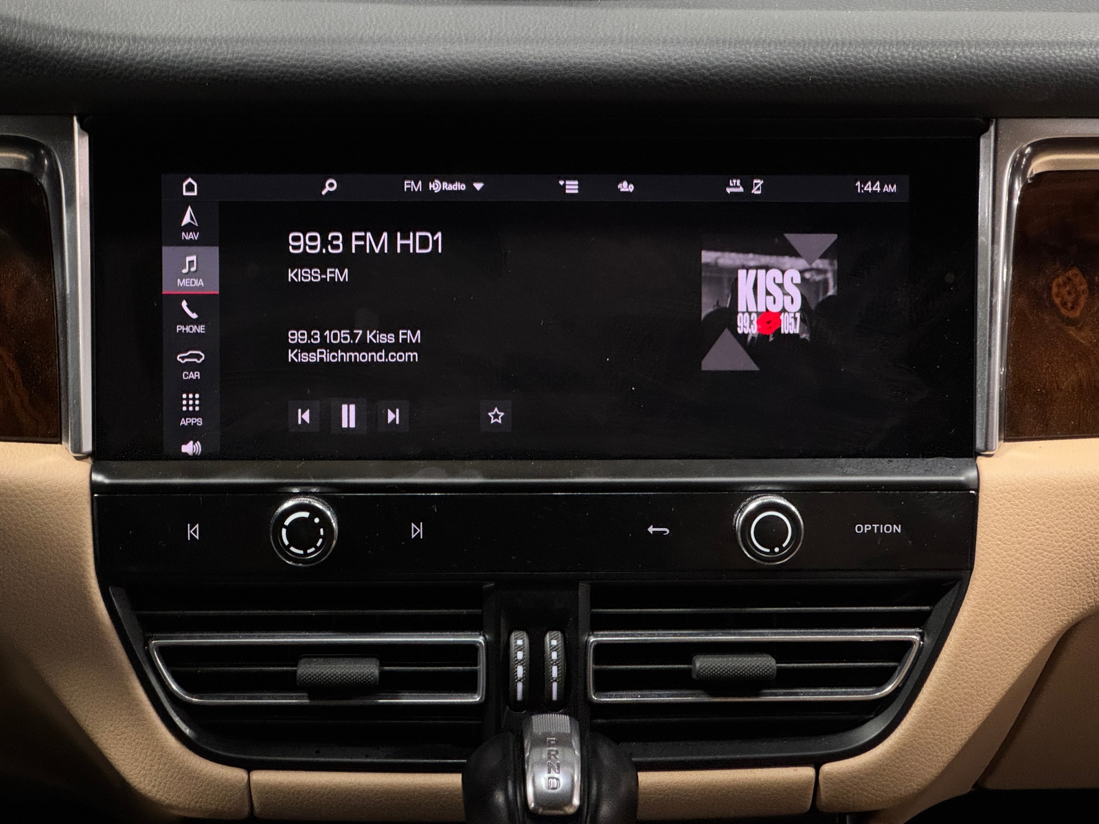 Thumbnail: 2023 Porsche Macan - 3