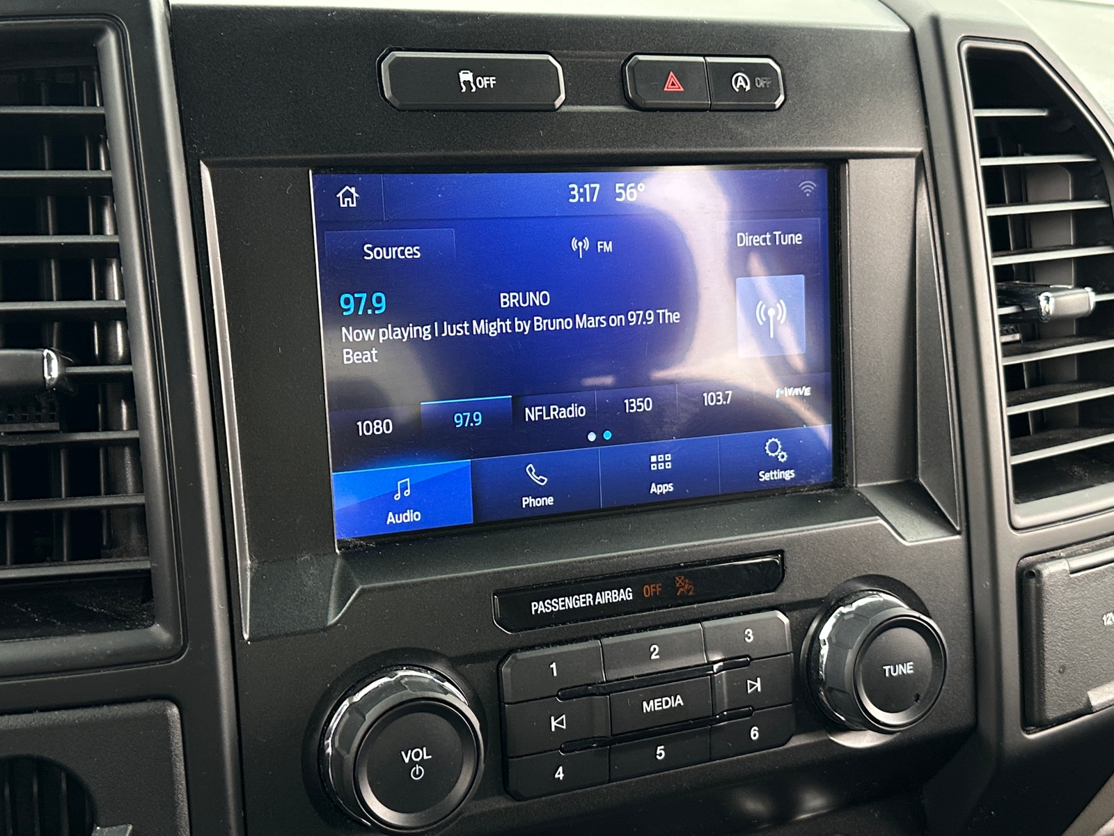 Thumbnail: 2020 Ford Econoline - 4