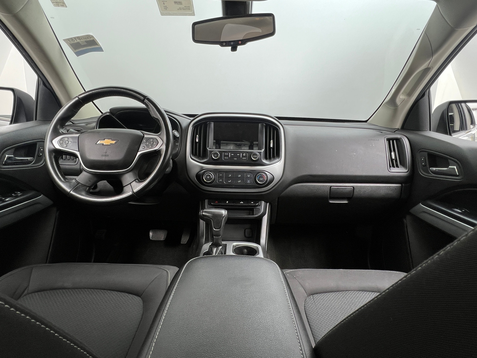 Thumbnail: 2017 Chevrolet Colorado - 3