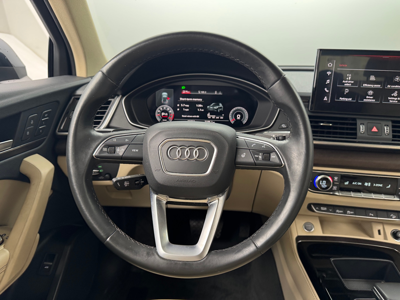 Thumbnail: 2021 Audi Q5 - 4