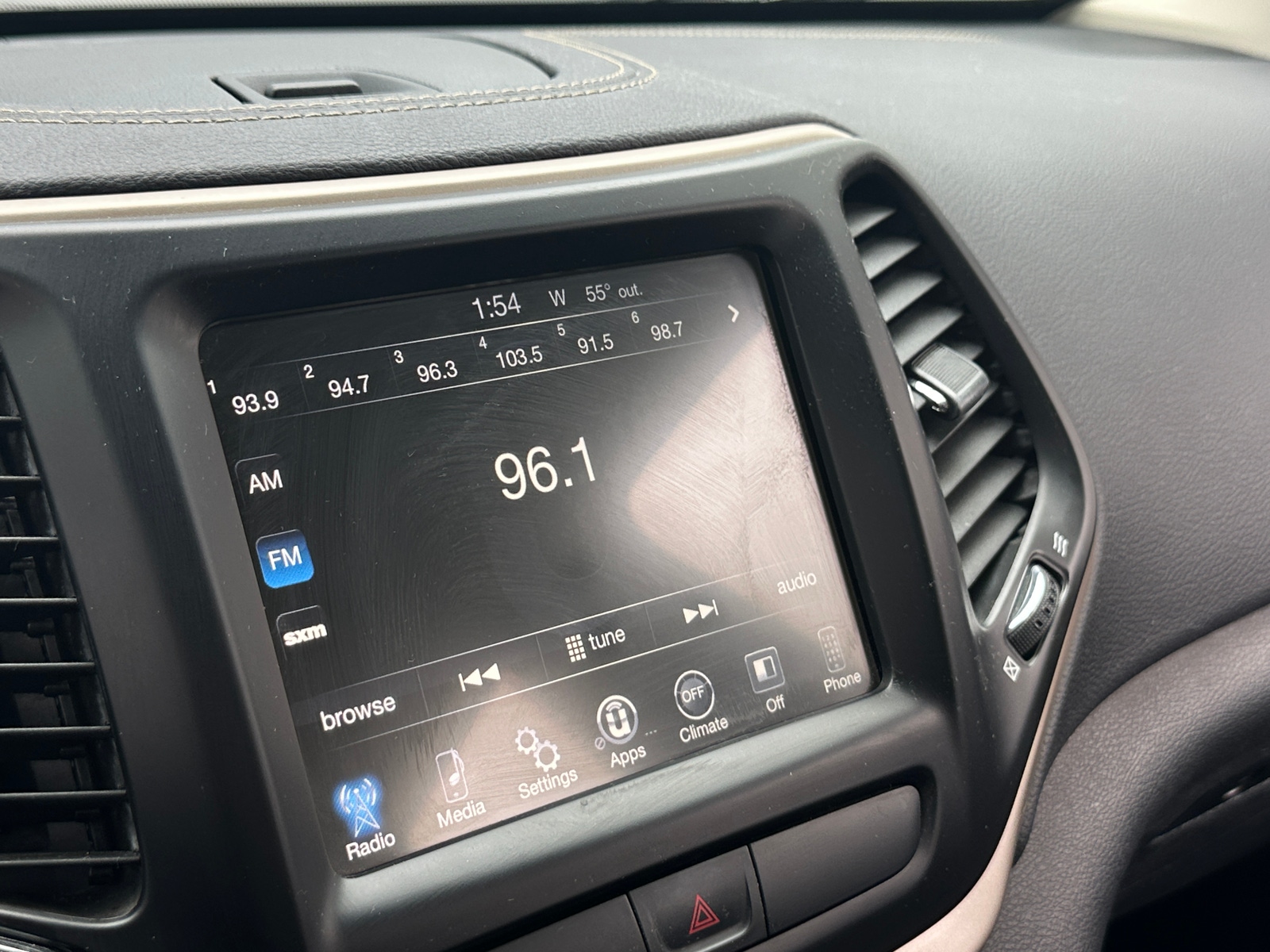 Thumbnail: 2017 Jeep Cherokee - 4