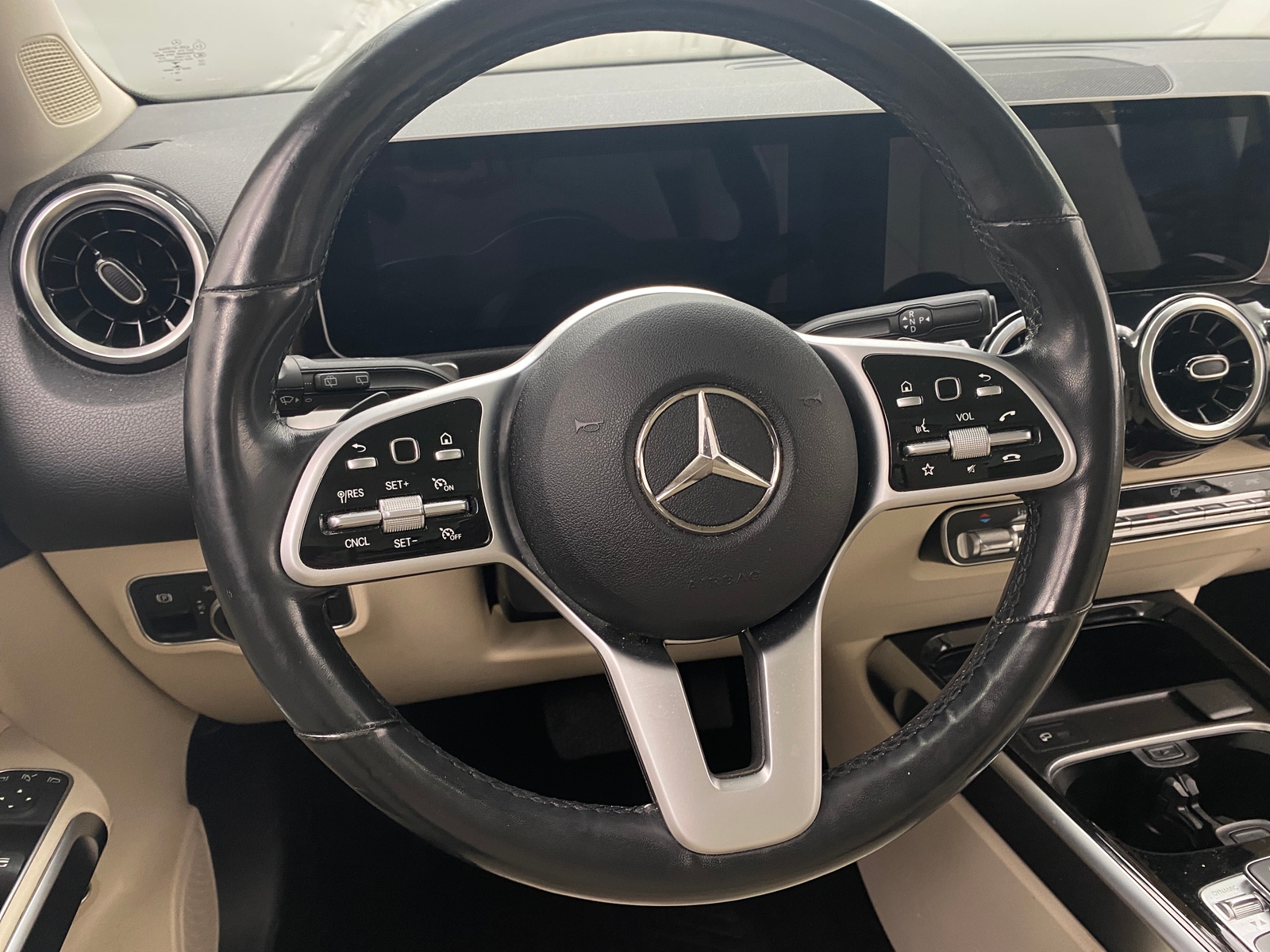 Thumbnail: 2020 Mercedes-Benz GLB - 4