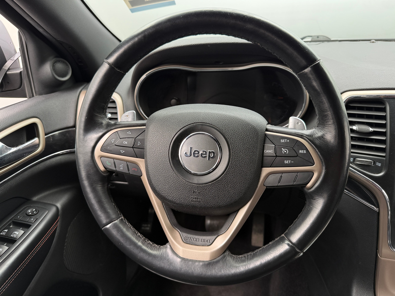 Thumbnail: 2016 Jeep Grand Cherokee - 4