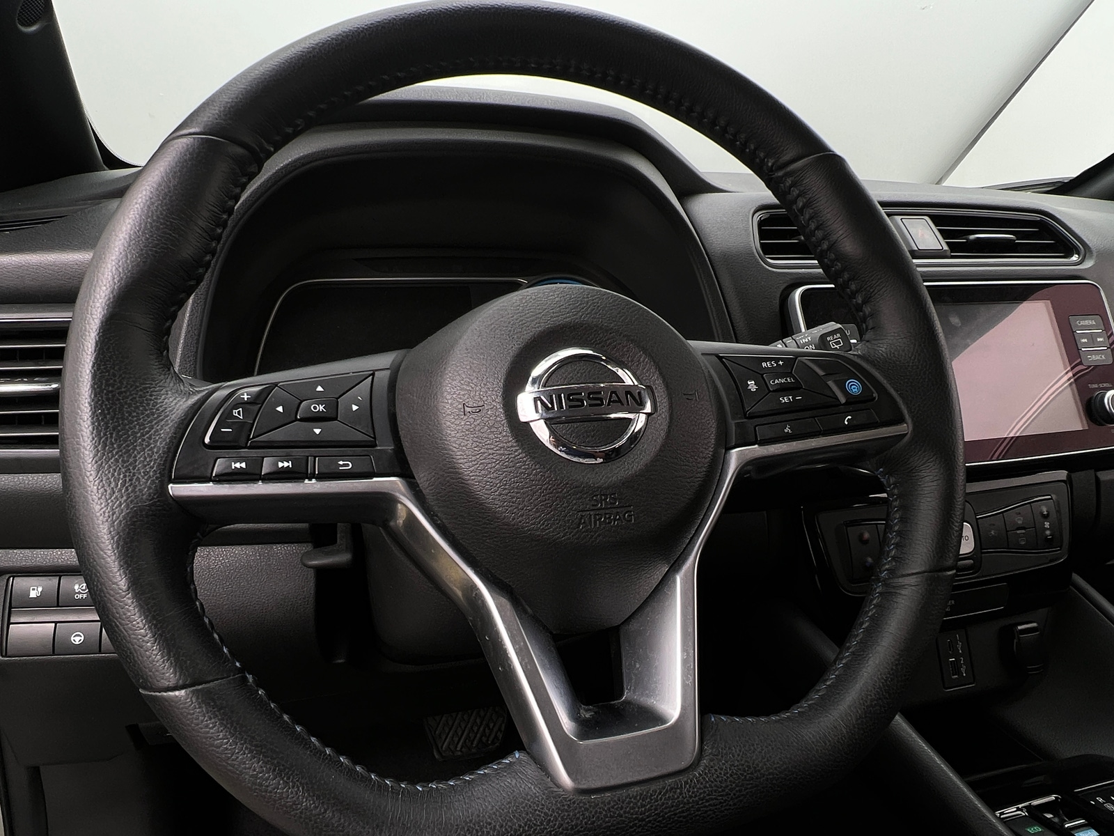 Thumbnail: 2020 Nissan Leaf - 5