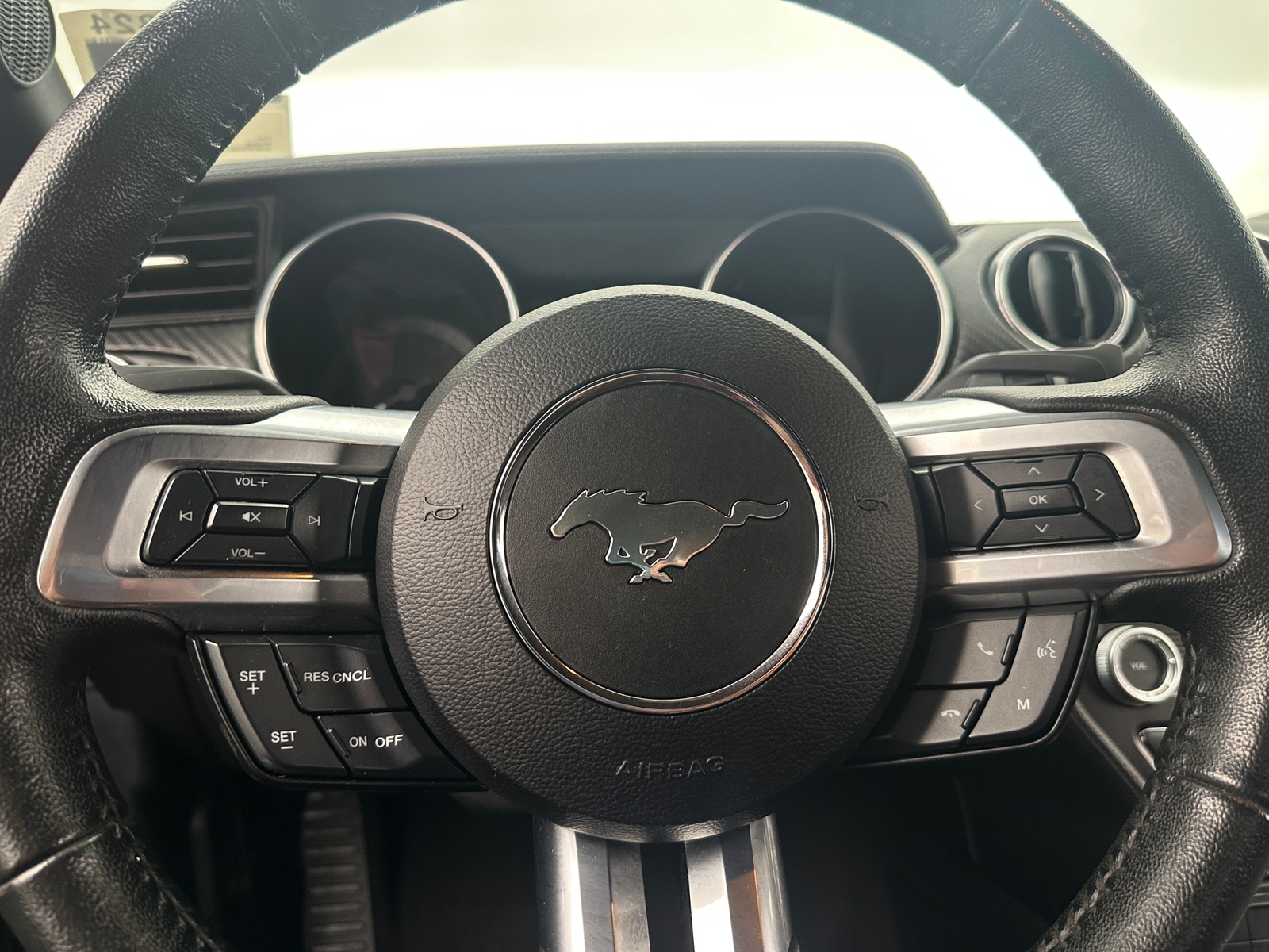 Thumbnail: 2022 Ford Mustang - 4