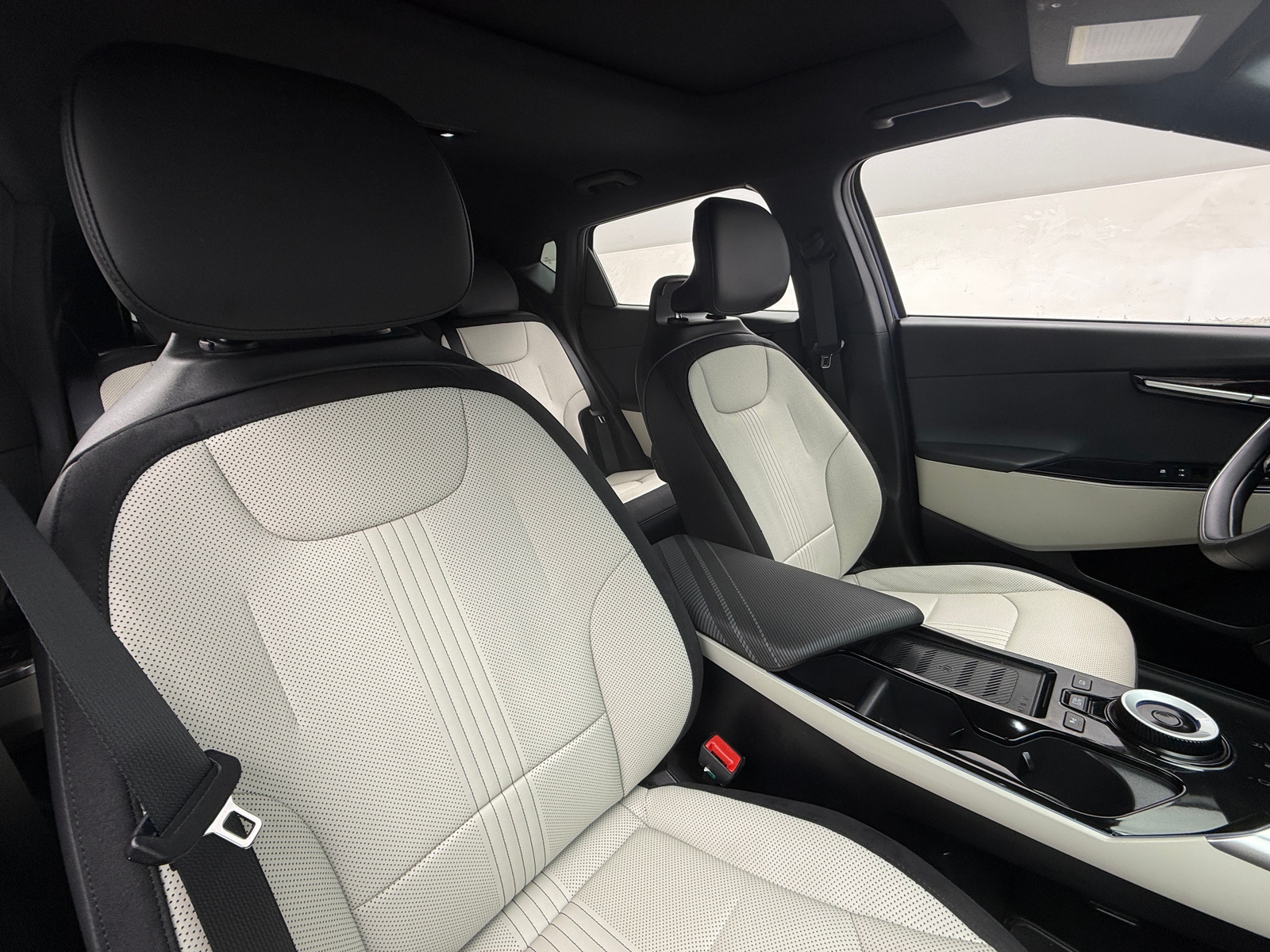 Thumbnail: 2024 Kia EV6 - 2