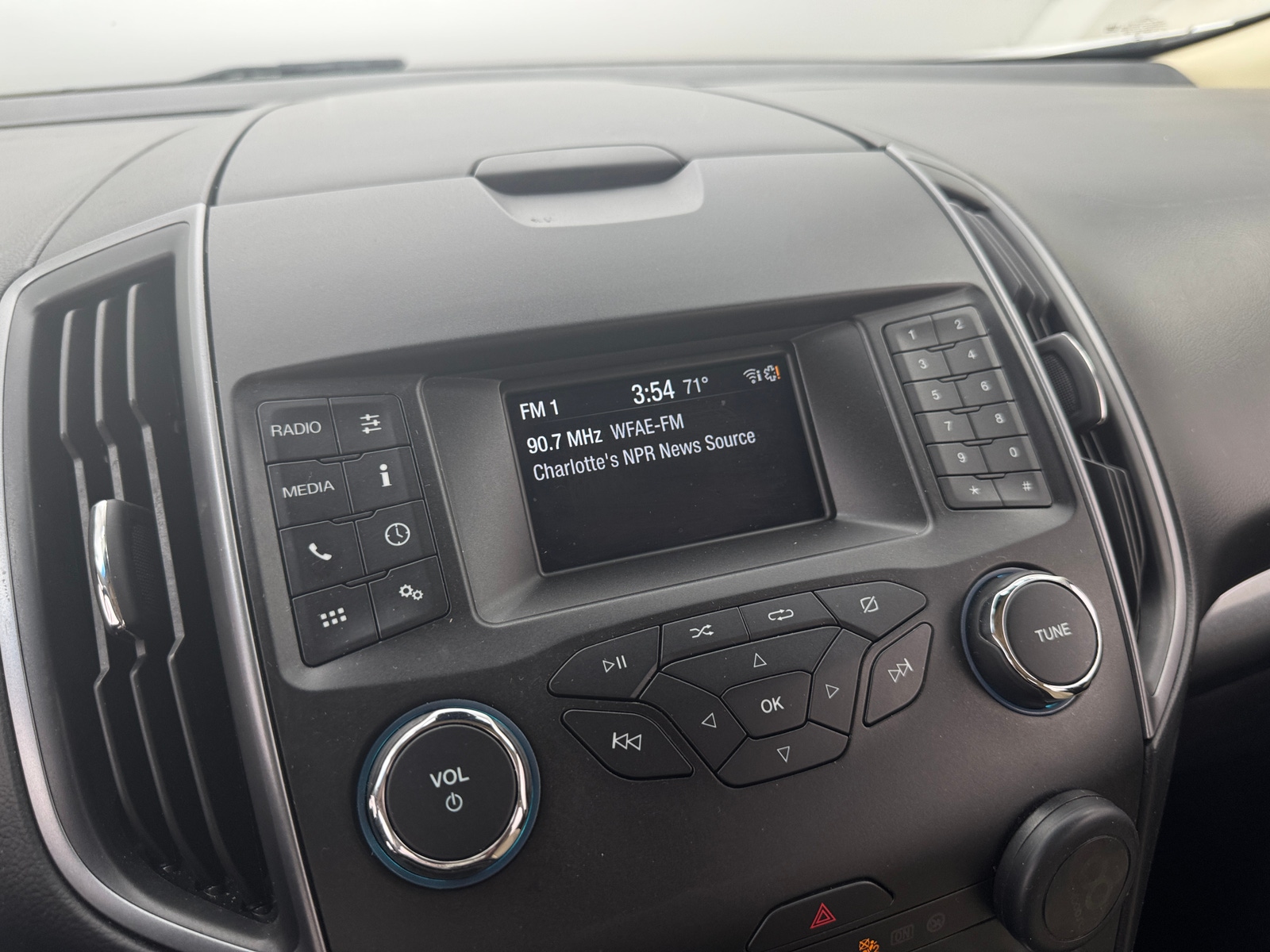 Thumbnail: 2019 Ford Edge - 4