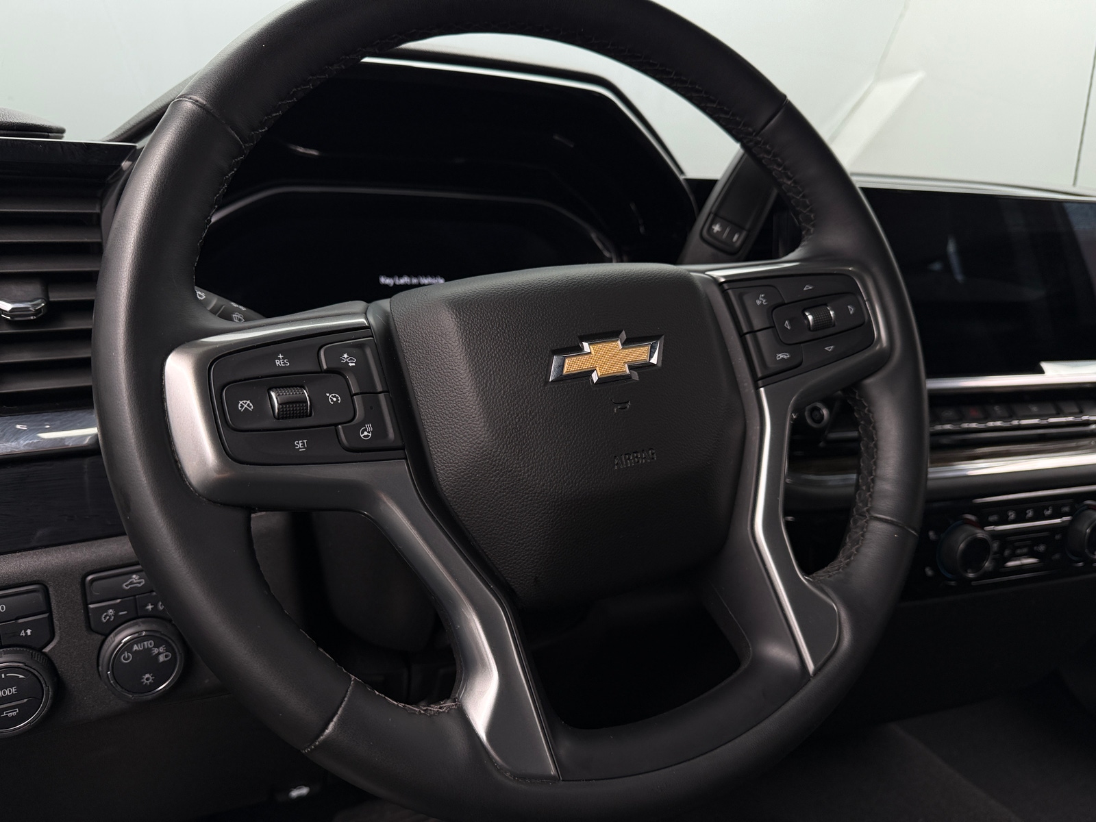 Thumbnail: 2023 Chevrolet Silverado 1500 - 5